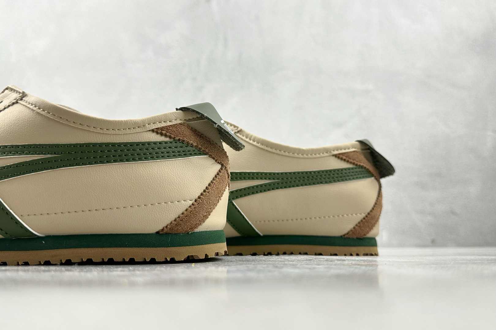 150 Onitsuka Tiger鬼塚虎 MEXICO 66 棕绿 1183C102-250-Chinese UA Cheap High Quatity Brand Clothes Bags handbags Sneakers wholesale wholesaler seller from China Factory suppliers Fashion Clothing Shoes best Quality Beautiful Price 150 Onitsuka Tiger鬼塚虎 MEXICO 66 棕绿 1183C102-250