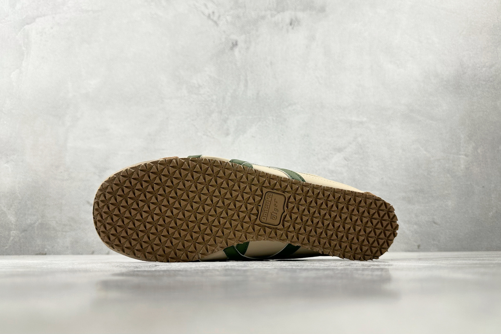 150 Onitsuka Tiger鬼塚虎 MEXICO 66 棕绿 1183C102-250-Chinese UA Cheap High Quatity Brand Clothes Bags handbags Sneakers wholesale wholesaler seller from China Factory suppliers Fashion Clothing Shoes best Quality Beautiful Price 150 Onitsuka Tiger鬼塚虎 MEXICO 66 棕绿 1183C102-250