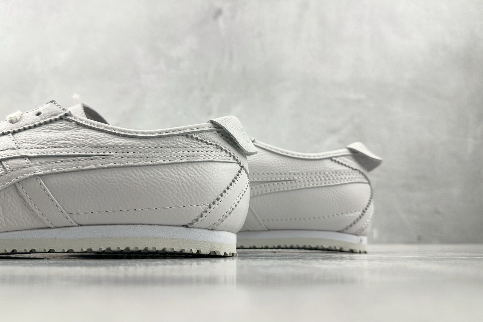 200 Onitsuka Tiger鬼塚虎 MEXICO 66 白 1183A844-100-Chinese UA Cheap High Quatity Brand Clothes Bags handbags Sneakers wholesale wholesaler seller from China Factory suppliers Fashion Clothing Shoes best Quality Beautiful Price 200 Onitsuka Tiger鬼塚虎 MEXICO 66 白 1183A844-100