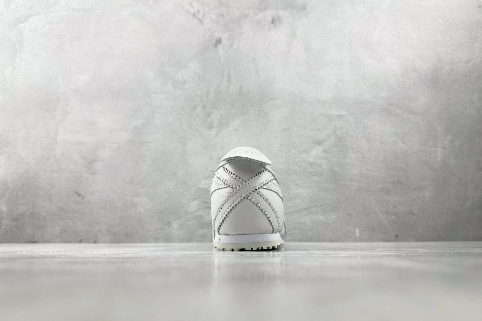 200 Onitsuka Tiger鬼塚虎 MEXICO 66 白 1183A844-100-Chinese UA Cheap High Quatity Brand Clothes Bags handbags Sneakers wholesale wholesaler seller from China Factory suppliers Fashion Clothing Shoes best Quality Beautiful Price 200 Onitsuka Tiger鬼塚虎 MEXICO 66 白 1183A844-100