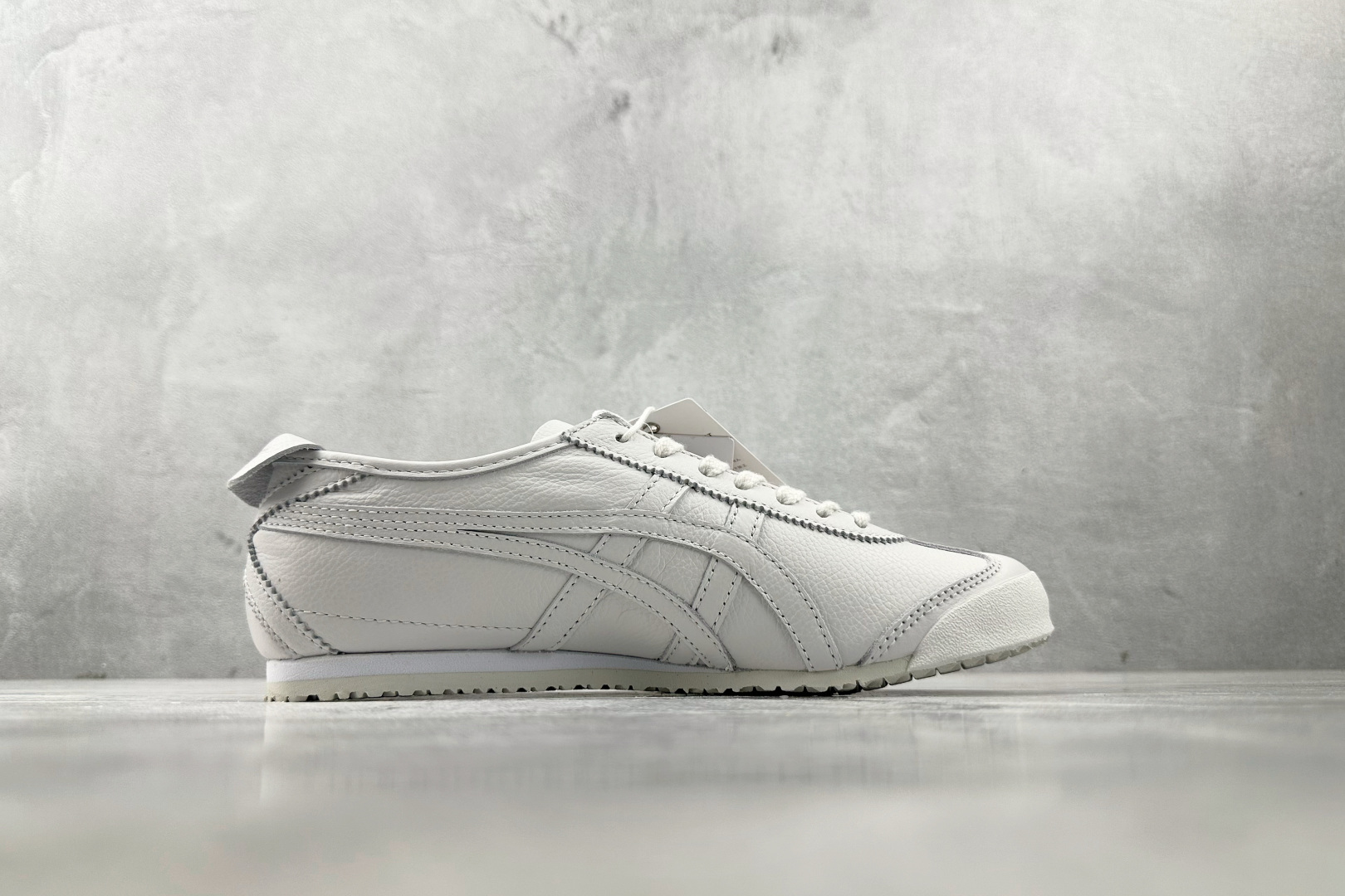 200 Onitsuka Tiger鬼塚虎 MEXICO 66 白 1183A844-100-Chinese UA Cheap High Quatity Brand Clothes Bags handbags Sneakers wholesale wholesaler seller from China Factory suppliers Fashion Clothing Shoes best Quality Beautiful Price 200 Onitsuka Tiger鬼塚虎 MEXICO 66 白 1183A844-100