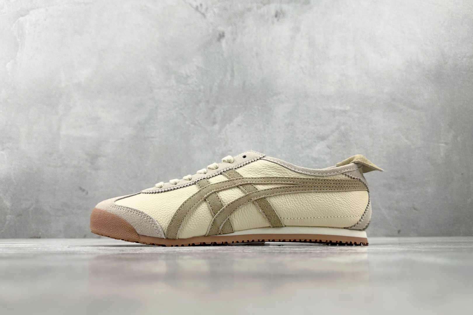 Onitsuka Tiger鬼塚虎 MEXICO 66 灰棕 1183C076-101 Onitsuka Tiger鬼塚虎 MEXICO 66 灰棕 1183C076-101