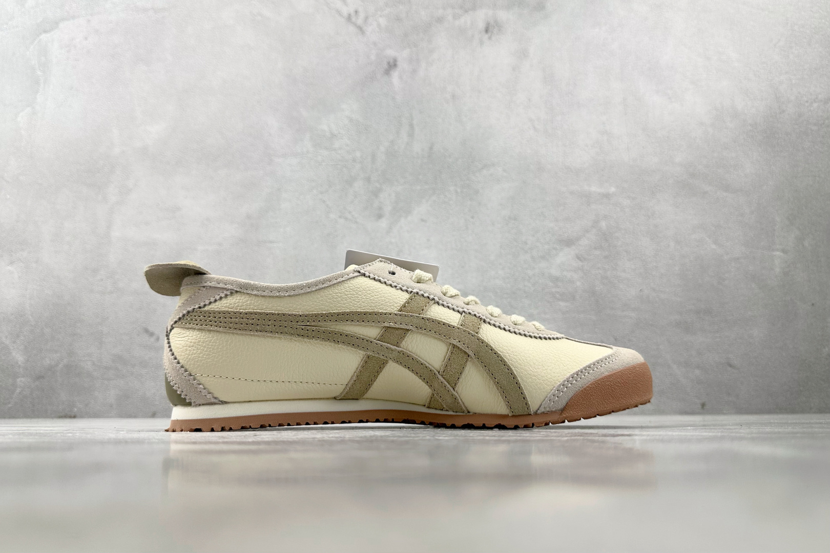 Onitsuka Tiger鬼塚虎 MEXICO 66 灰棕 1183C076-101 Onitsuka Tiger鬼塚虎 MEXICO 66 灰棕 1183C076-101