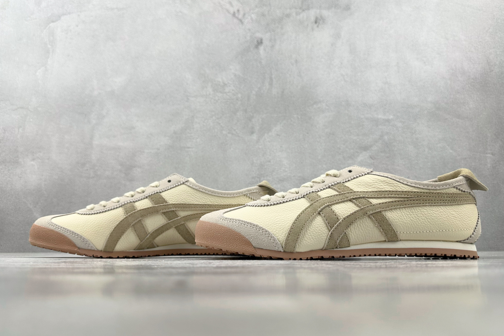Onitsuka Tiger鬼塚虎 MEXICO 66 灰棕 1183C076-101 Onitsuka Tiger鬼塚虎 MEXICO 66 灰棕 1183C076-101