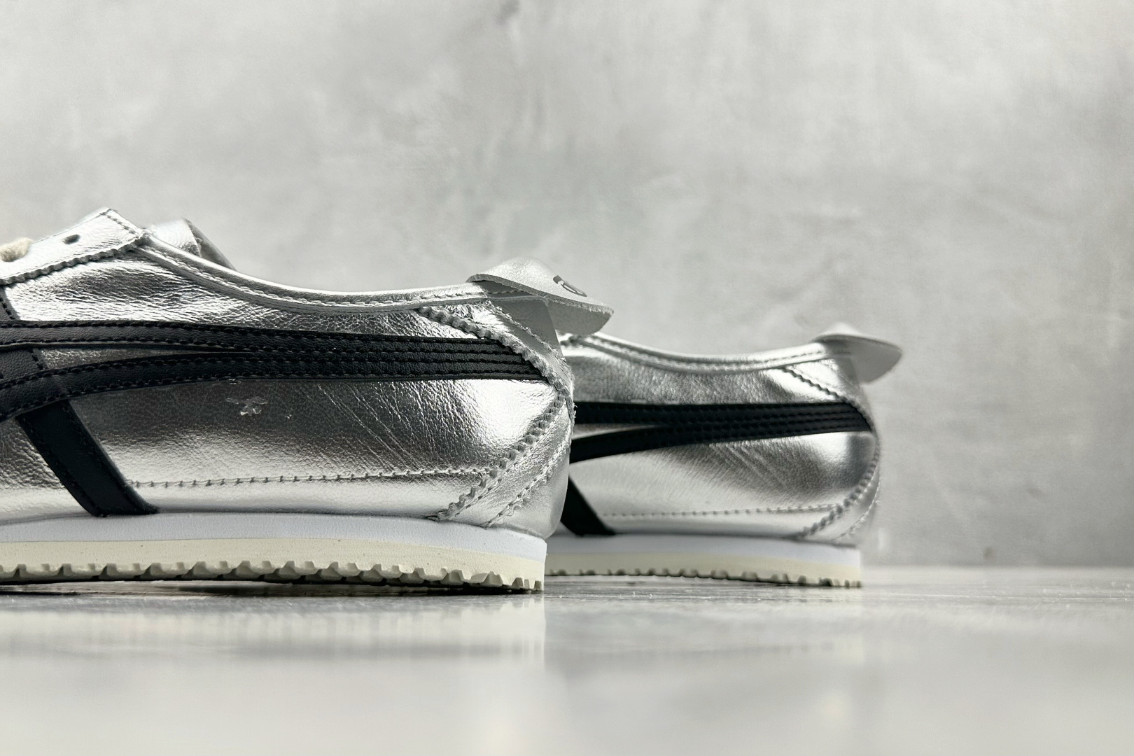 Onitsuka Tiger鬼塚虎 MEXICO 66 银黑色 1183B566-020