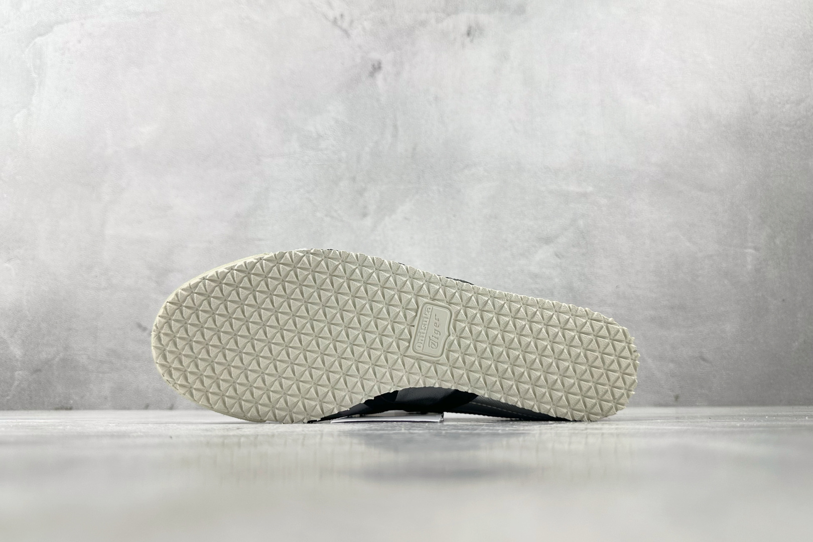 Onitsuka Tiger鬼塚虎 MEXICO 66 银黑色 1183B566-020