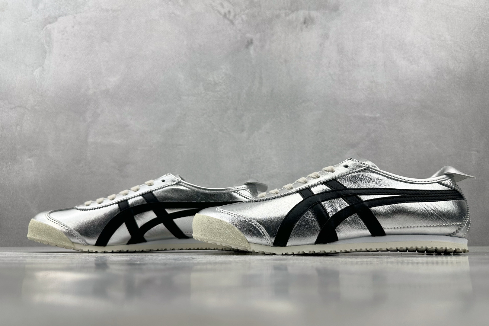 Onitsuka Tiger鬼塚虎 MEXICO 66 银黑色 1183B566-020