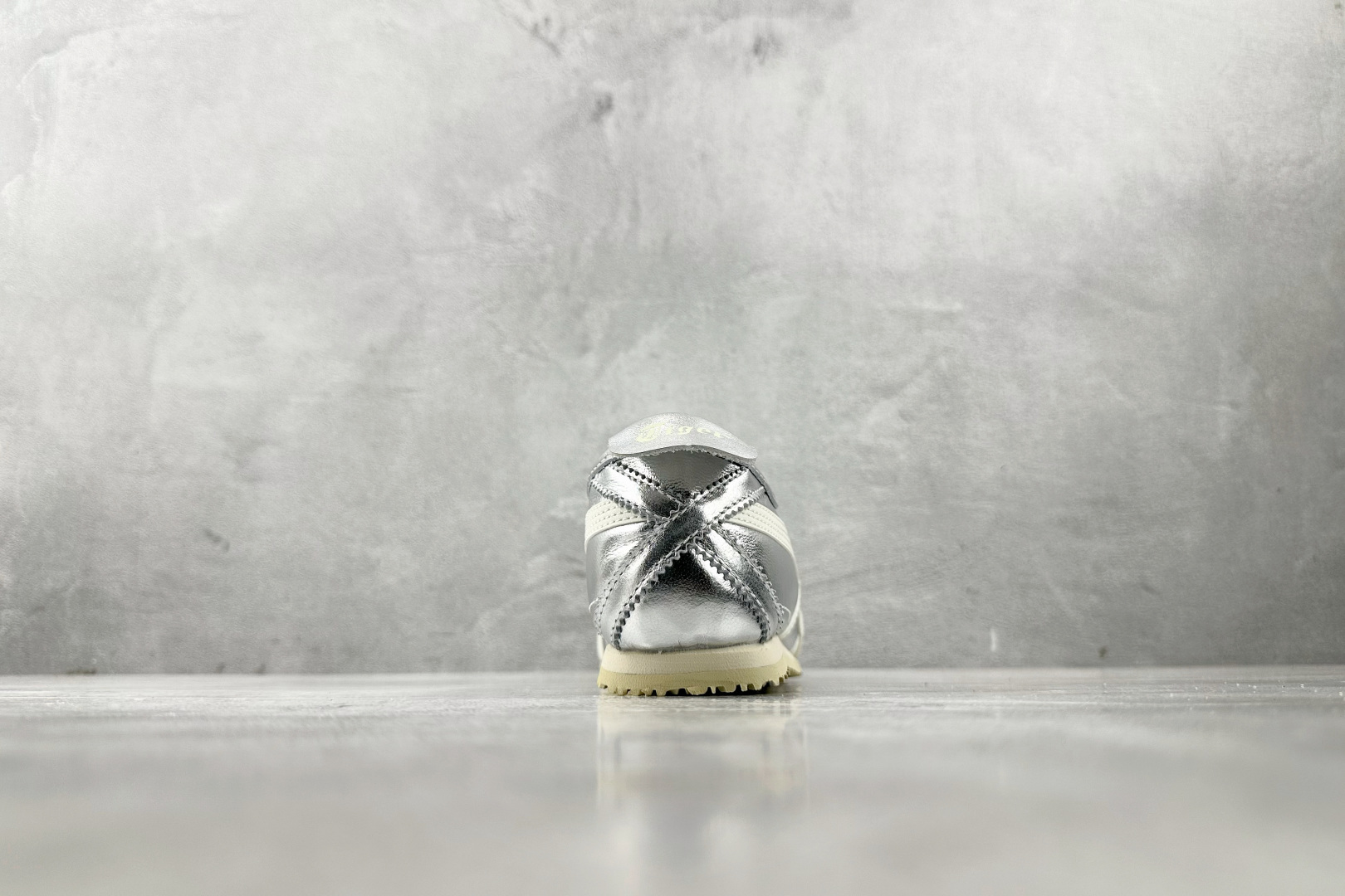 Onitsuka Tiger鬼塚虎 MEXICO 66 银色 1183B566-021