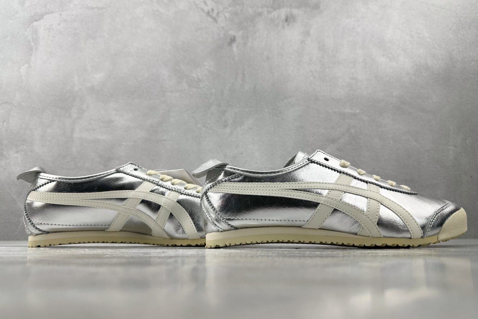 Onitsuka Tiger鬼塚虎 MEXICO 66 银色 1183B566-021