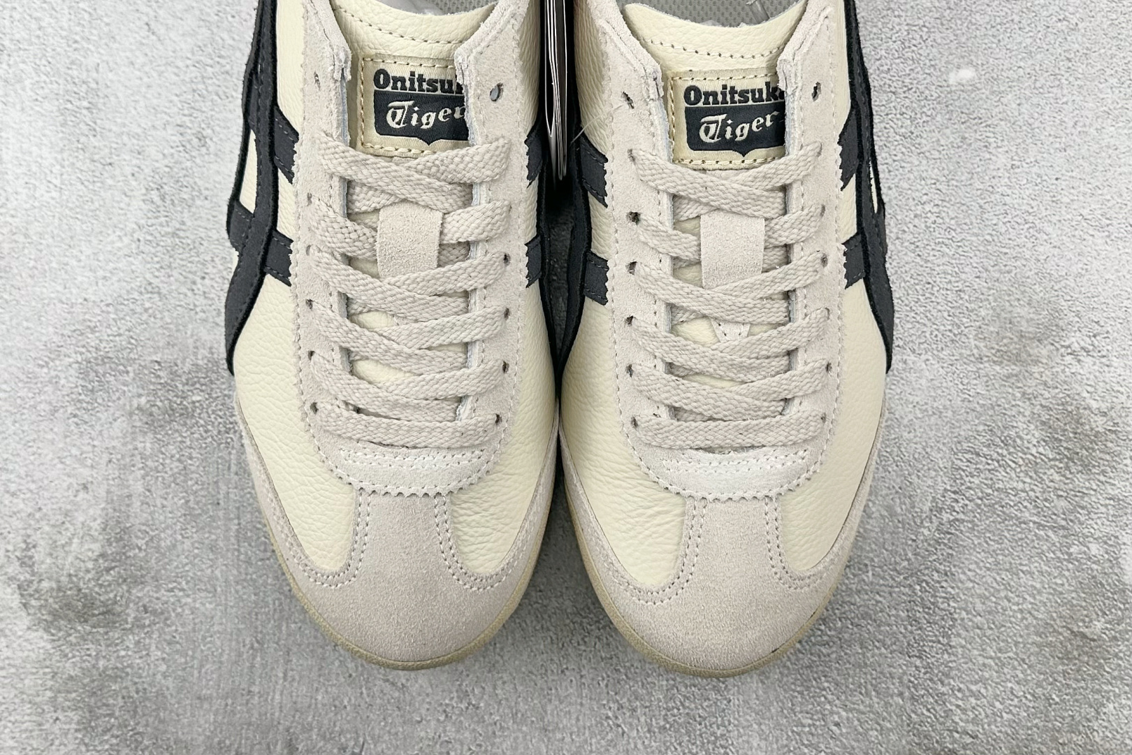 Onitsuka Tiger鬼塚虎 MEXICO 66 奶白炭灰 D2J4L-0297 Onitsuka Tiger鬼塚虎 MEXICO 66 奶白炭灰 D2J4L-0297