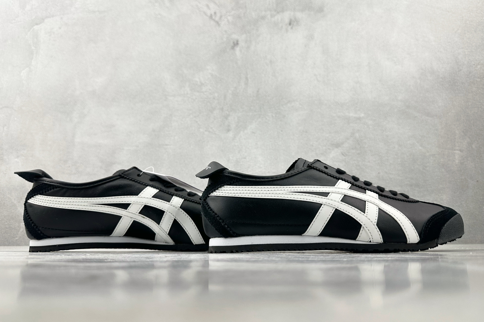 
版型 用料 细节 清洁度  公司级别 可对比同价位 
Onitsuka Tiger鬼塚虎 MEXICO
