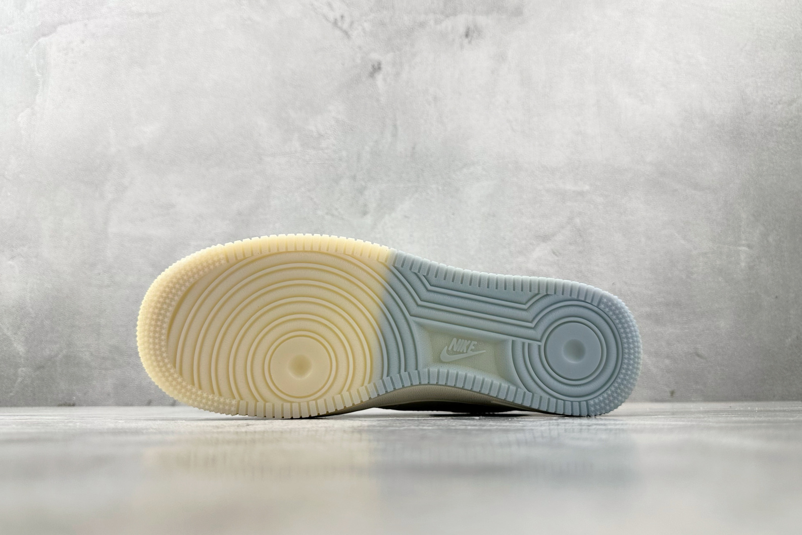 260 Nike Air Force 1'07 Supreme 联名 米白蓝 XX3168-179-Chinese UA Cheap High Quatity Brand Clothes Bags handbags Sneakers wholesale wholesaler seller from China Factory suppliers Fashion Clothing Shoes best Quality Beautiful Price 260 Nike Air Force 1'07 Supreme 联名 米白蓝 XX3168-179