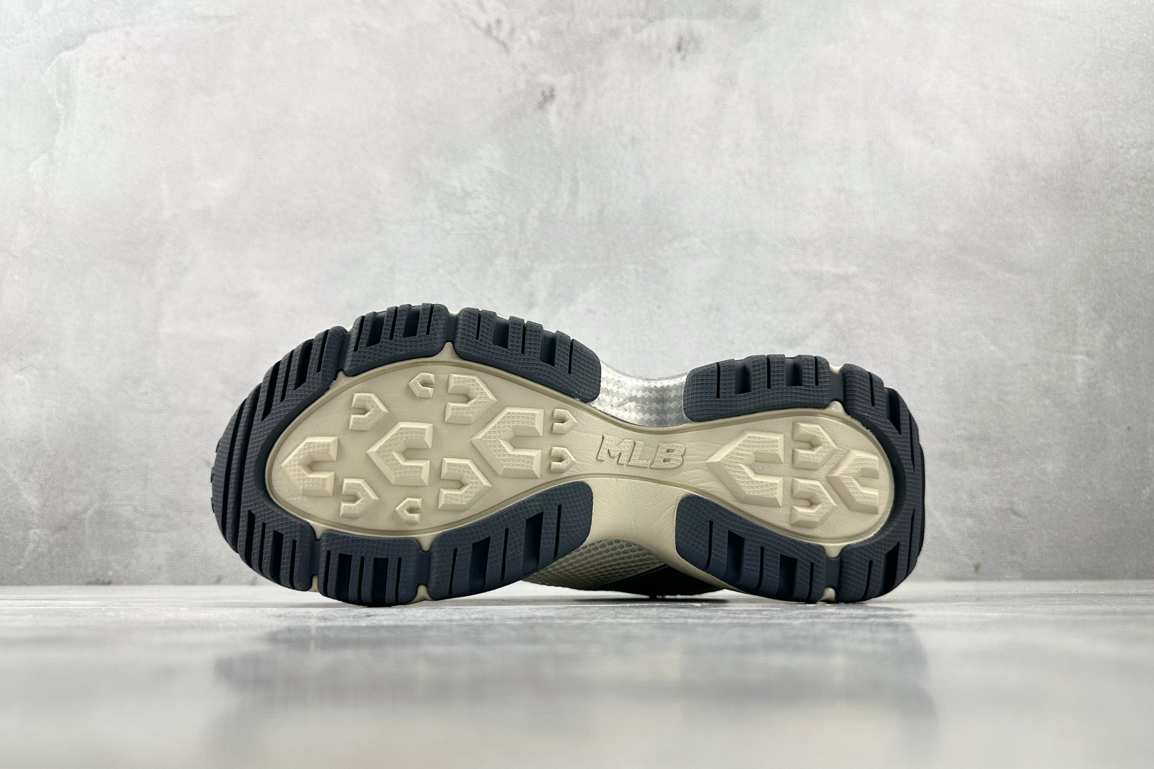 200 MLB 纽约洋基队 炭灰色 3ASHW075N-50C-Chinese UA Cheap High Quatity Brand Clothes Bags handbags Sneakers wholesale wholesaler seller from China Factory suppliers Fashion Clothing Shoes best Quality Beautiful Price 200 MLB 纽约洋基队 炭灰色 3ASHW075N-50C