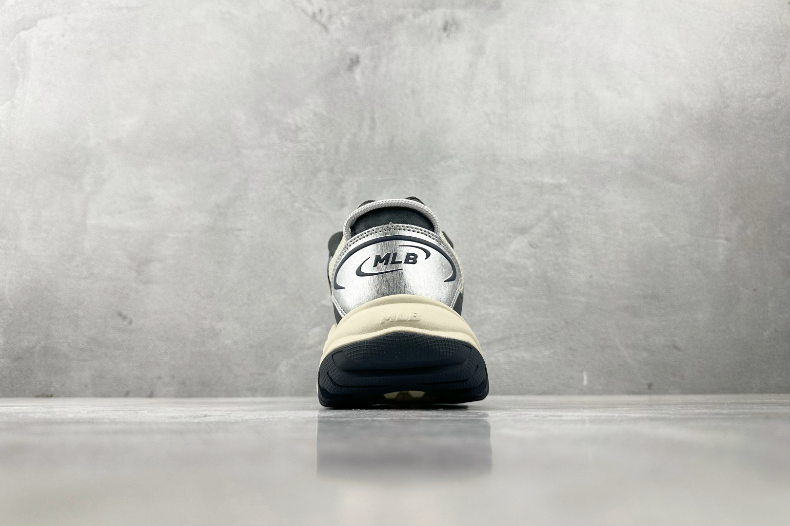 200 MLB 纽约洋基队 炭灰色 3ASHW075N-50C-Chinese UA Cheap High Quatity Brand Clothes Bags handbags Sneakers wholesale wholesaler seller from China Factory suppliers Fashion Clothing Shoes best Quality Beautiful Price 200 MLB 纽约洋基队 炭灰色 3ASHW075N-50C