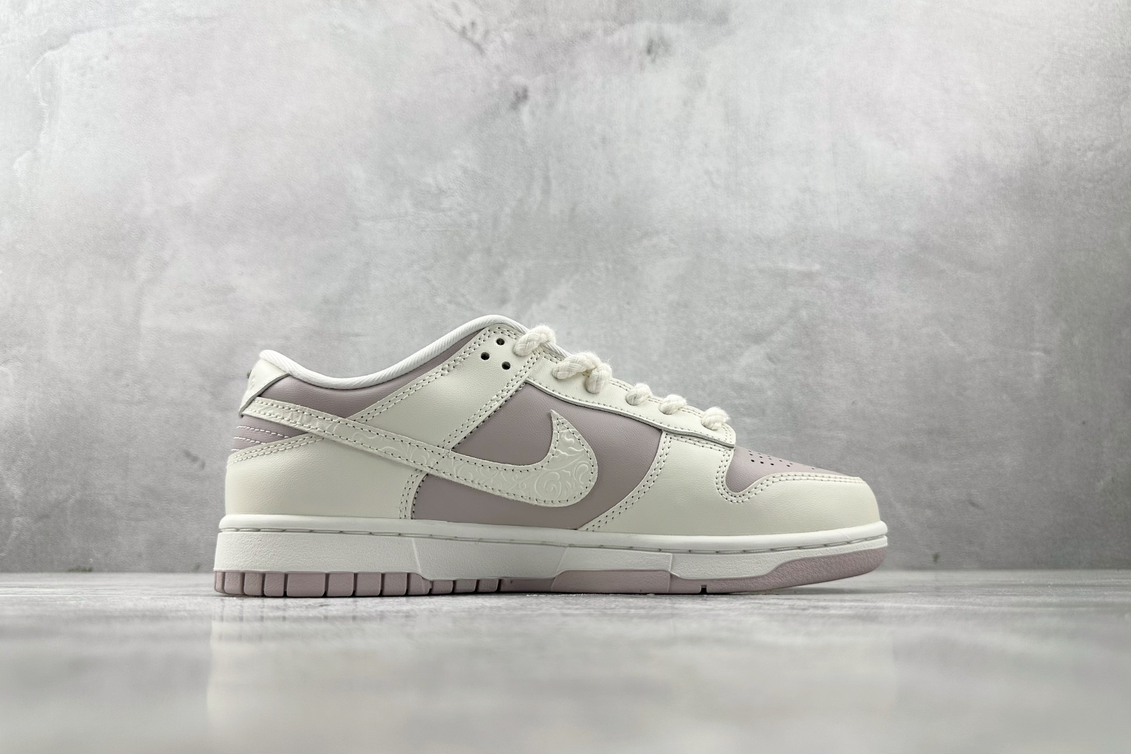 特价 
Nike Dunk Low 灰色

货号：IH0639-011
尺码：35.5 36 36.5 