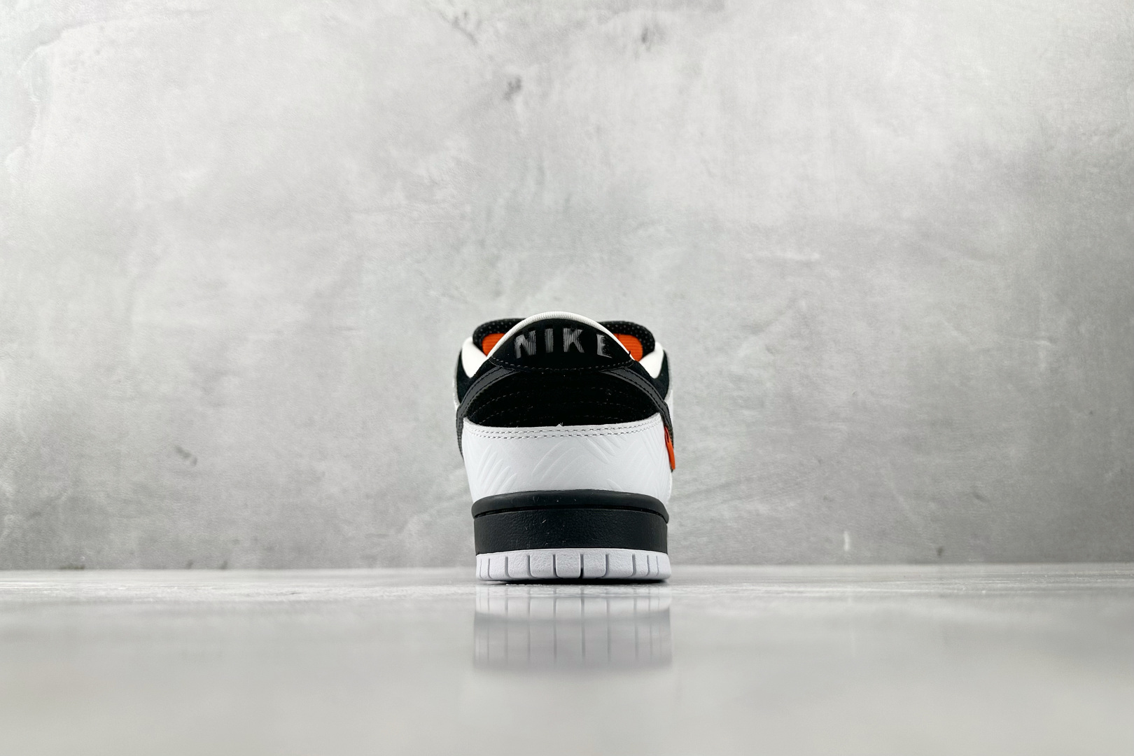 360 TIGHTBOOTH x Nike Dunk SB Low黑白 FD2629-100-Chinese UA Cheap High Quatity Brand Clothes Bags handbags Sneakers wholesale wholesaler seller from China Factory suppliers Fashion Clothing Shoes best Quality Beautiful Price 360 TIGHTBOOTH x Nike Dunk SB Low黑白 FD2629-100