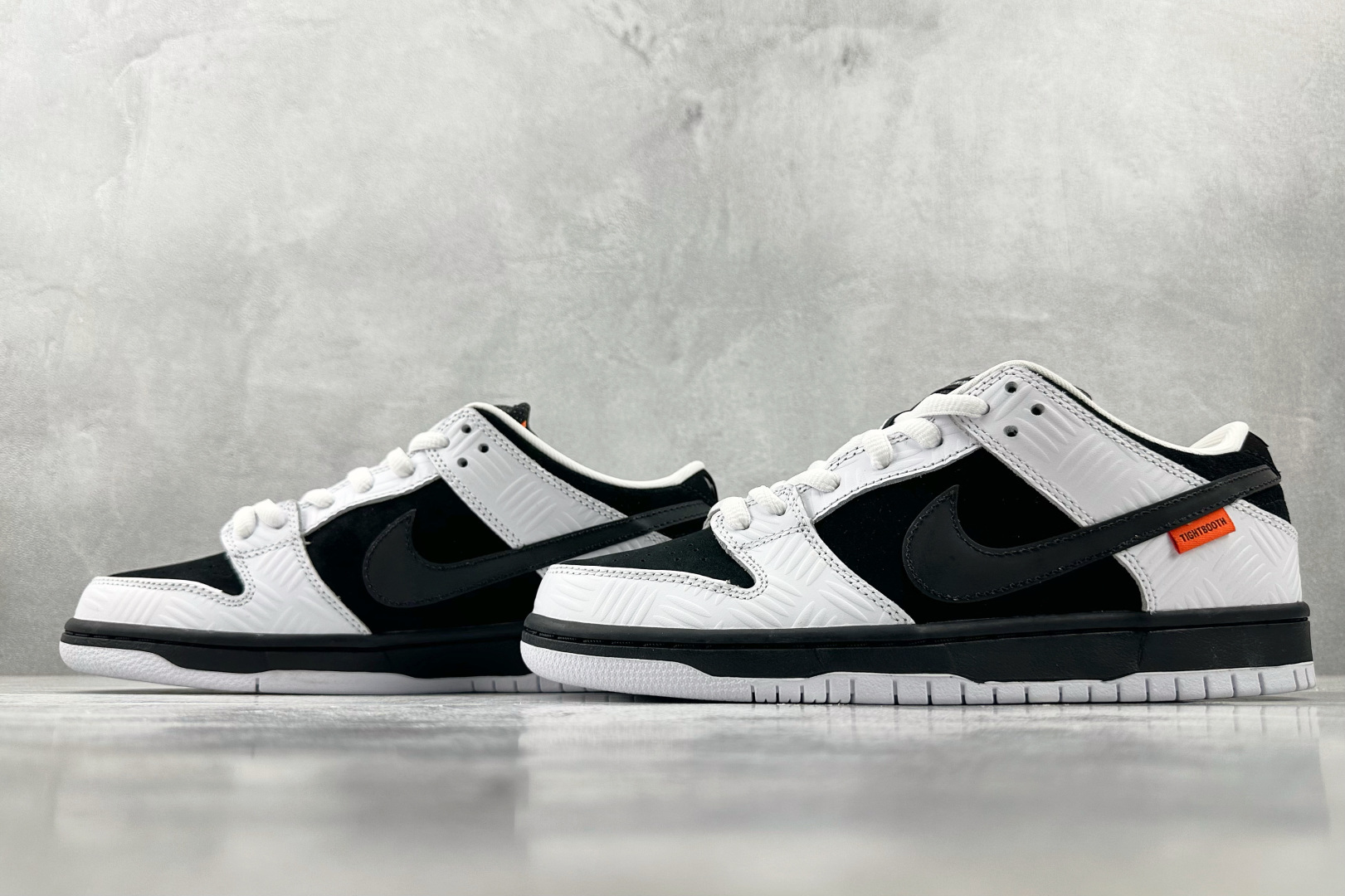 360 TIGHTBOOTH x Nike Dunk SB Low黑白 FD2629-100-Chinese UA Cheap High Quatity Brand Clothes Bags handbags Sneakers wholesale wholesaler seller from China Factory suppliers Fashion Clothing Shoes best Quality Beautiful Price 360 TIGHTBOOTH x Nike Dunk SB Low黑白 FD2629-100