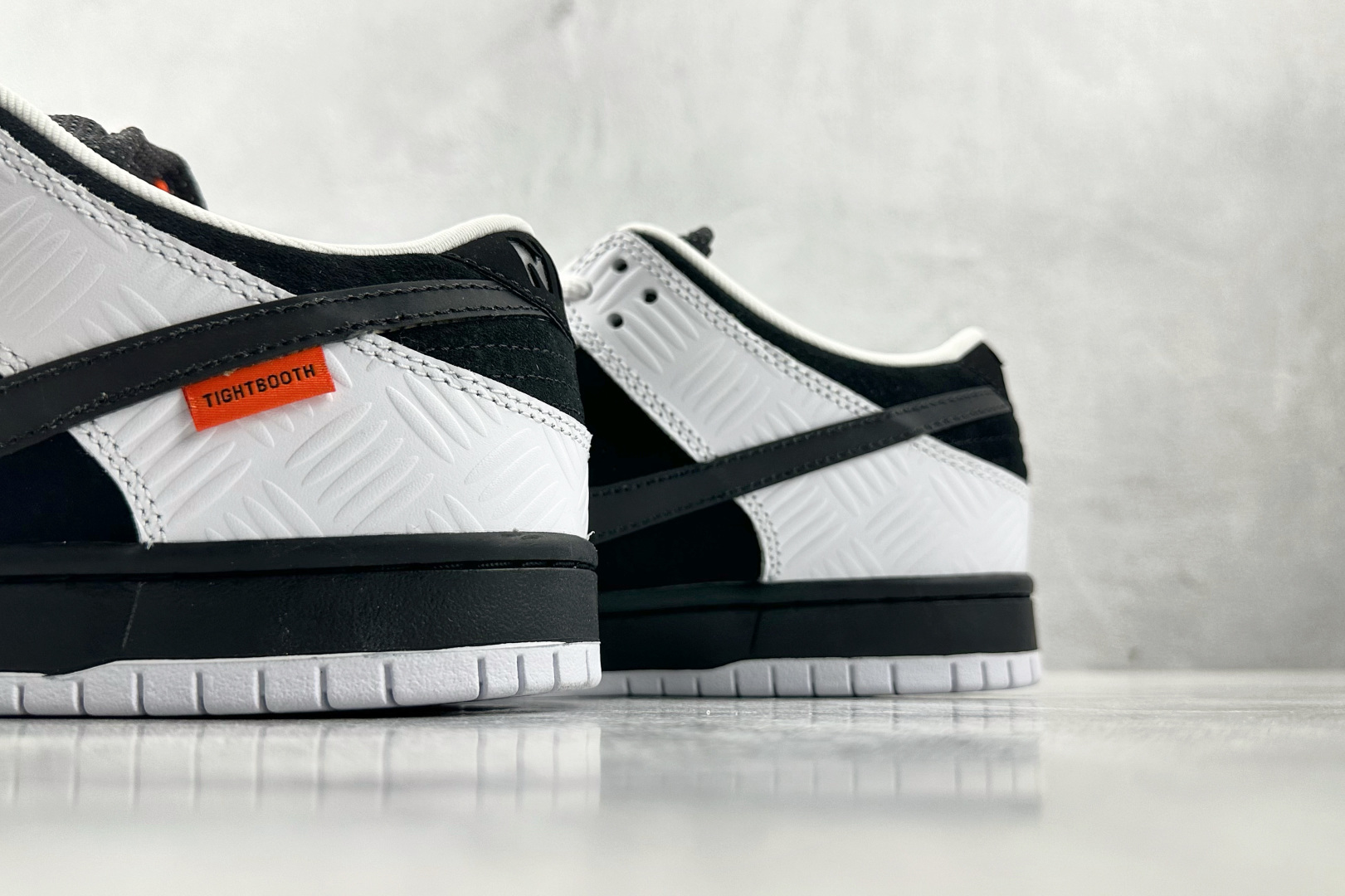 360 TIGHTBOOTH x Nike Dunk SB Low黑白 FD2629-100-Chinese UA Cheap High Quatity Brand Clothes Bags handbags Sneakers wholesale wholesaler seller from China Factory suppliers Fashion Clothing Shoes best Quality Beautiful Price 360 TIGHTBOOTH x Nike Dunk SB Low黑白 FD2629-100