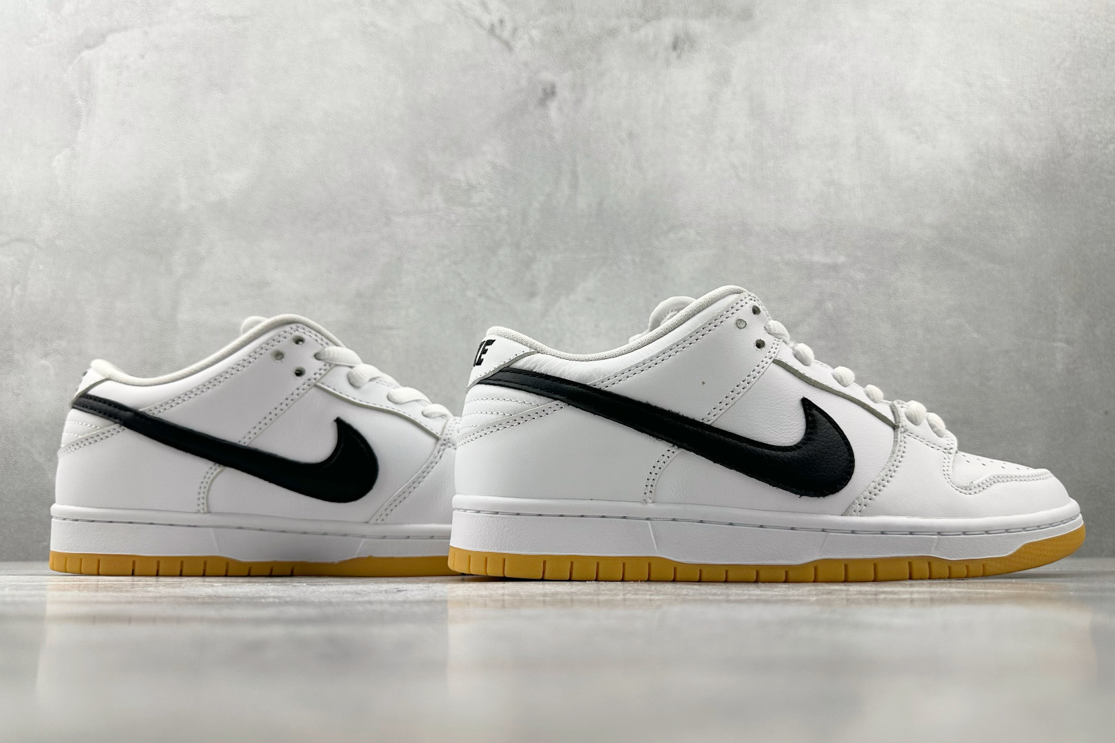 330 Nike Dunk SB pro iso ”white gum”白黑 CD2563-101-Chinese UA Cheap High Quatity Brand Clothes Bags handbags Sneakers wholesale wholesaler seller from China Factory suppliers Fashion Clothing Shoes best Quality Beautiful Price 330 Nike Dunk SB pro iso ”white gum”白黑 CD2563-101