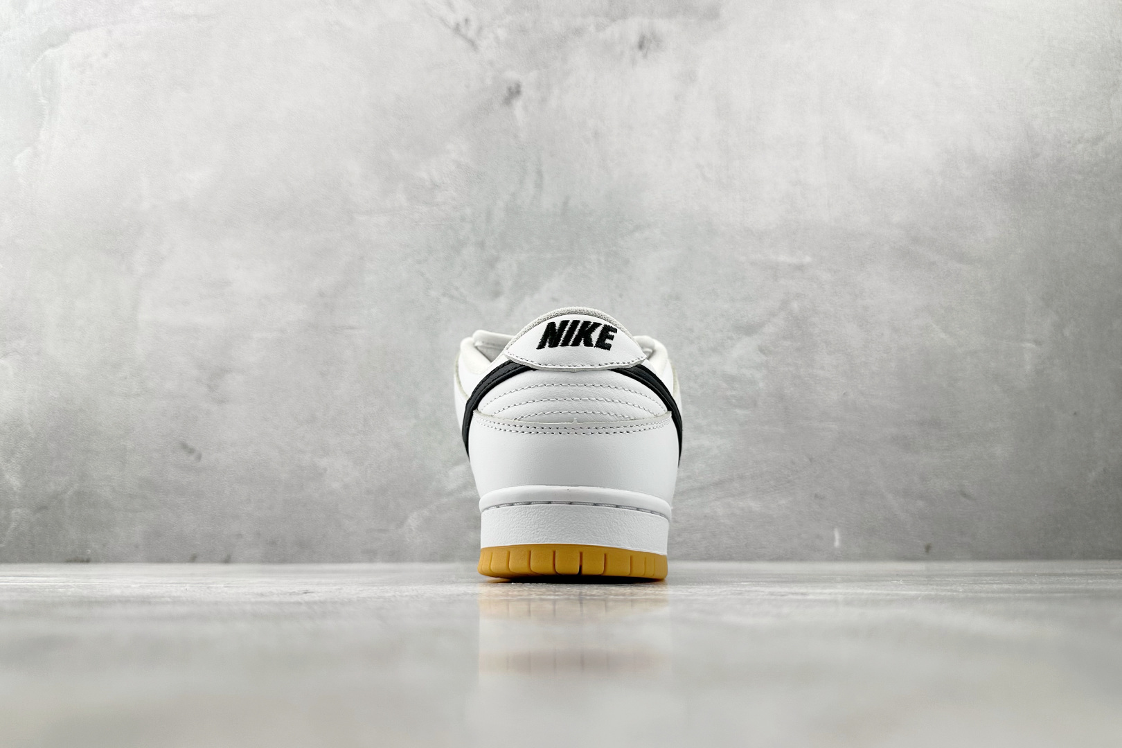 330 Nike Dunk SB pro iso ”white gum”白黑 CD2563-101-Chinese UA Cheap High Quatity Brand Clothes Bags handbags Sneakers wholesale wholesaler seller from China Factory suppliers Fashion Clothing Shoes best Quality Beautiful Price 330 Nike Dunk SB pro iso ”white gum”白黑 CD2563-101