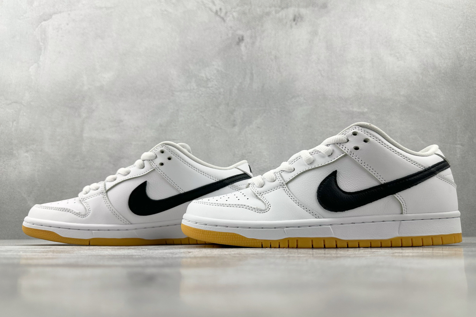 330 Nike Dunk SB pro iso ”white gum”白黑 CD2563-101-Chinese UA Cheap High Quatity Brand Clothes Bags handbags Sneakers wholesale wholesaler seller from China Factory suppliers Fashion Clothing Shoes best Quality Beautiful Price 330 Nike Dunk SB pro iso ”white gum”白黑 CD2563-101