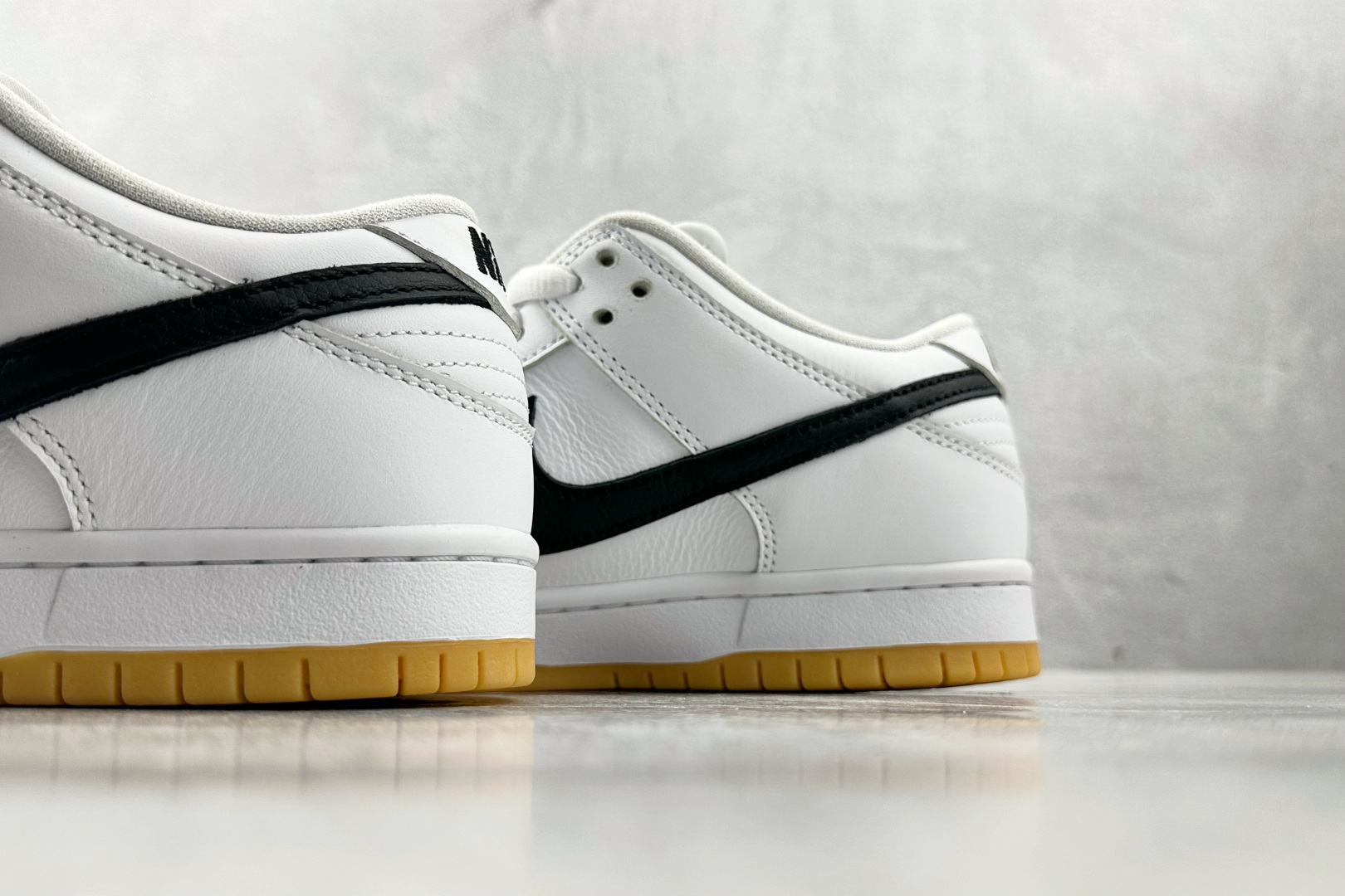 330 Nike Dunk SB pro iso ”white gum”白黑 CD2563-101-Chinese UA Cheap High Quatity Brand Clothes Bags handbags Sneakers wholesale wholesaler seller from China Factory suppliers Fashion Clothing Shoes best Quality Beautiful Price 330 Nike Dunk SB pro iso ”white gum”白黑 CD2563-101