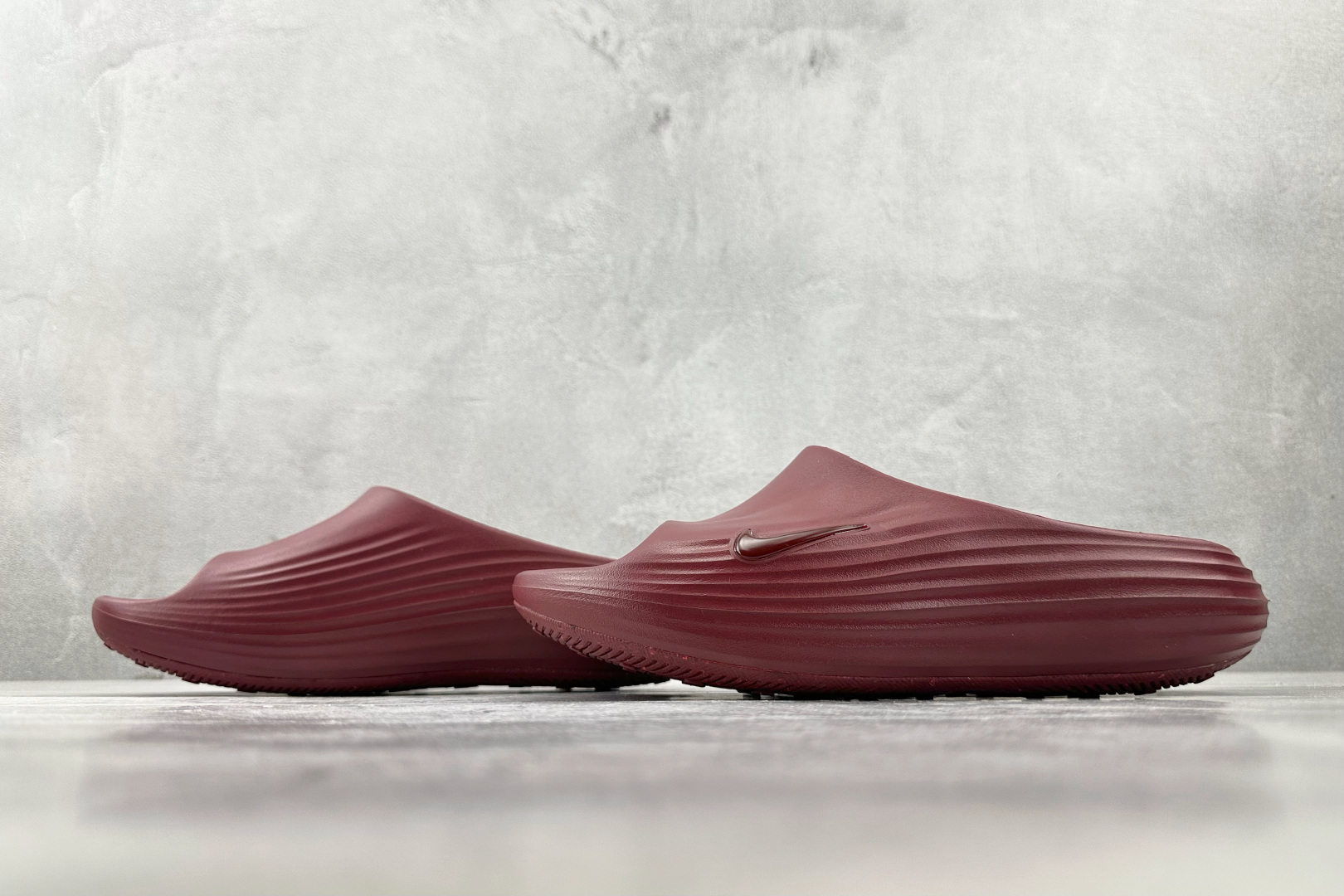 110 大厂出品 Nike ReactX Rejuven8 Slide 红色 HV4479-600-Chinese UA Cheap High Quatity Brand Clothes Bags handbags Sneakers wholesale wholesaler seller from China Factory suppliers Fashion Clothing Shoes best Quality Beautiful Price 110 大厂出品 Nike ReactX Rejuven8 Slide 红色 HV4479-600