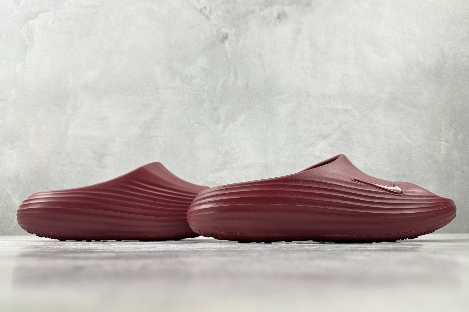 110 大厂出品 Nike ReactX Rejuven8 Slide 红色 HV4479-600-Chinese UA Cheap High Quatity Brand Clothes Bags handbags Sneakers wholesale wholesaler seller from China Factory suppliers Fashion Clothing Shoes best Quality Beautiful Price 110 大厂出品 Nike ReactX Rejuven8 Slide 红色 HV4479-600