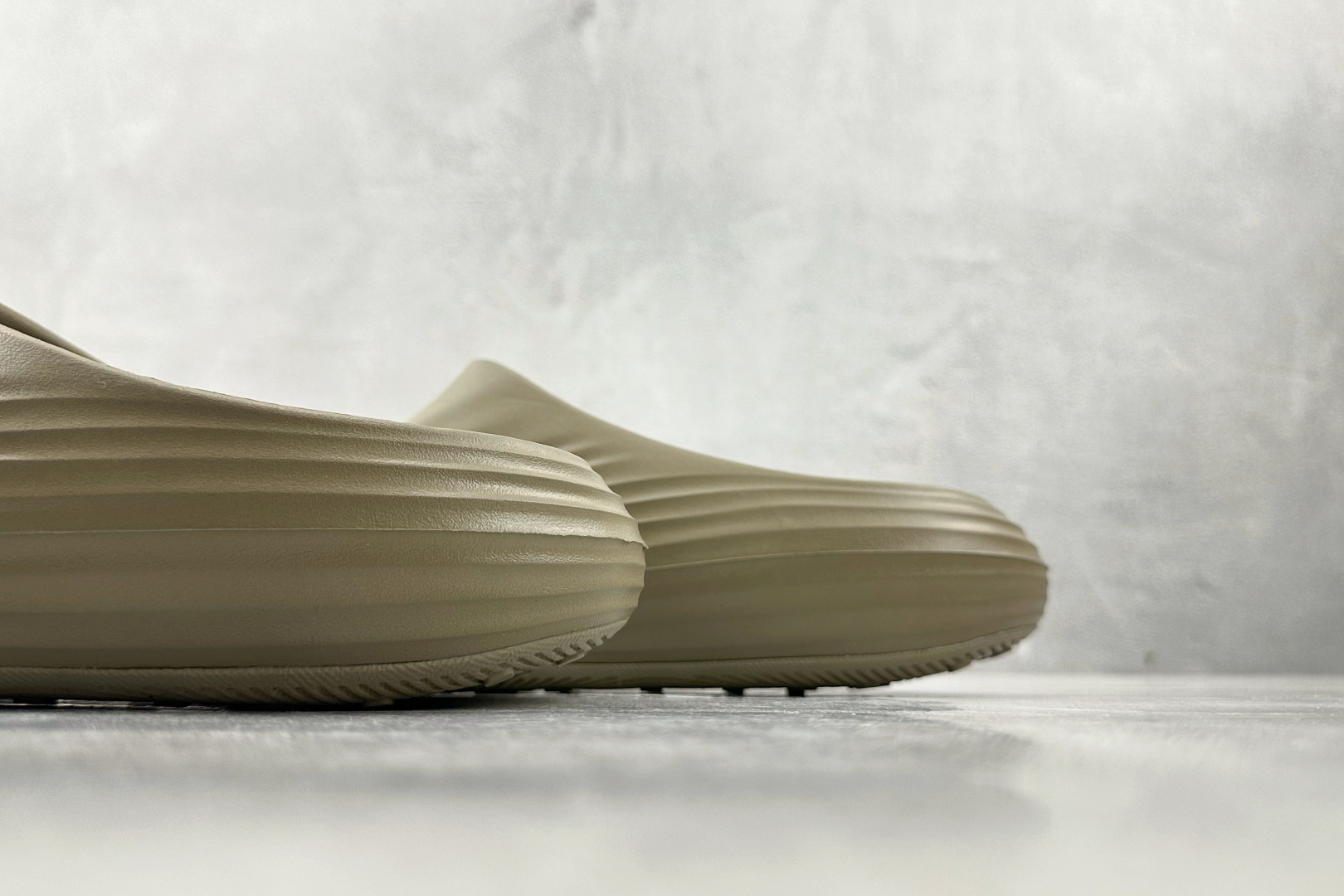 110 大厂出品 Nike ReactX Rejuven8 Slide 棕色 HV4479-200-Chinese UA Cheap High Quatity Brand Clothes Bags handbags Sneakers wholesale wholesaler seller from China Factory suppliers Fashion Clothing Shoes best Quality Beautiful Price 110 大厂出品 Nike ReactX Rejuven8 Slide 棕色 HV4479-200