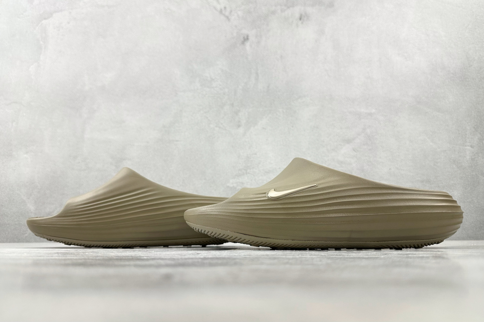 110 大厂出品 Nike ReactX Rejuven8 Slide 棕色 HV4479-200-Chinese UA Cheap High Quatity Brand Clothes Bags handbags Sneakers wholesale wholesaler seller from China Factory suppliers Fashion Clothing Shoes best Quality Beautiful Price 110 大厂出品 Nike ReactX Rejuven8 Slide 棕色 HV4479-200