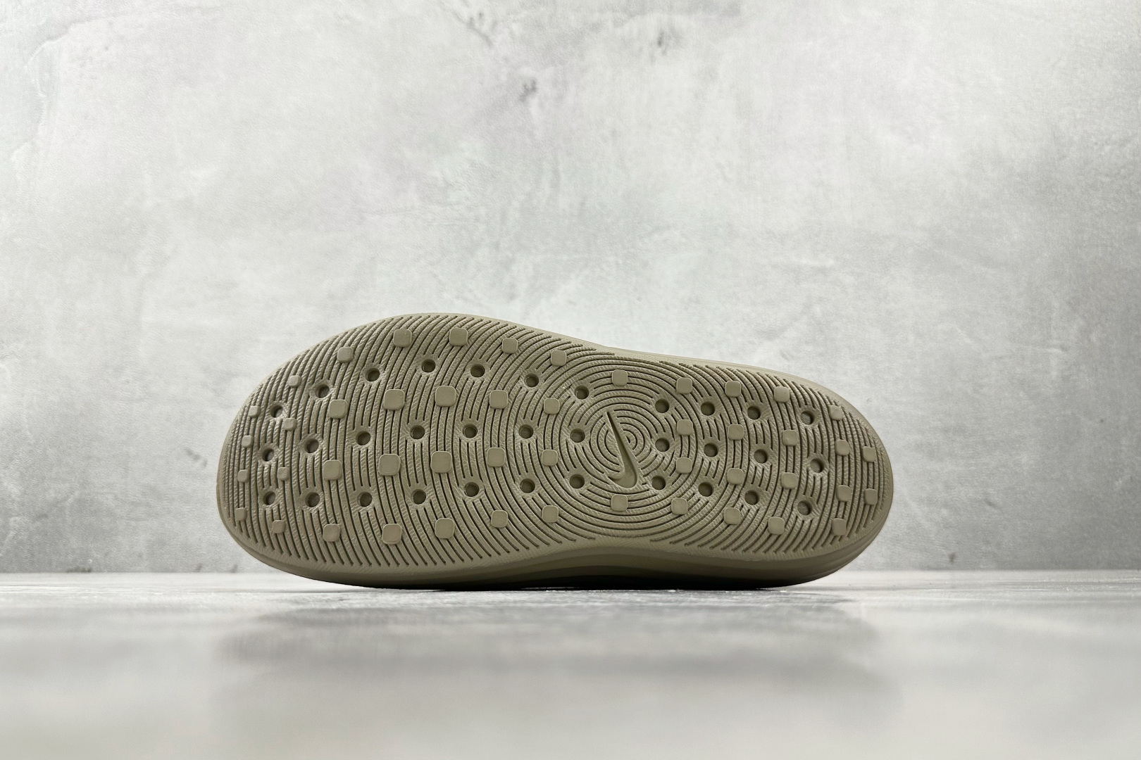 110 大厂出品 Nike ReactX Rejuven8 Slide 棕色 HV4479-200-Chinese UA Cheap High Quatity Brand Clothes Bags handbags Sneakers wholesale wholesaler seller from China Factory suppliers Fashion Clothing Shoes best Quality Beautiful Price 110 大厂出品 Nike ReactX Rejuven8 Slide 棕色 HV4479-200