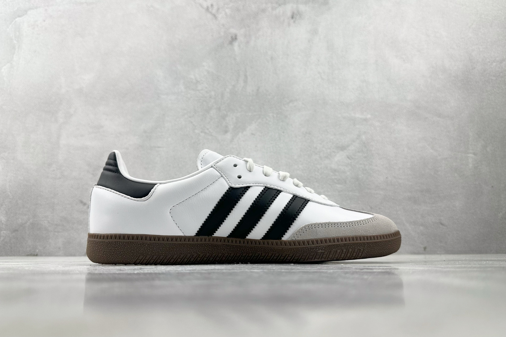 adidas originals Samba 黑白灰 B75806 adidas originals Samba 黑白灰 B75806