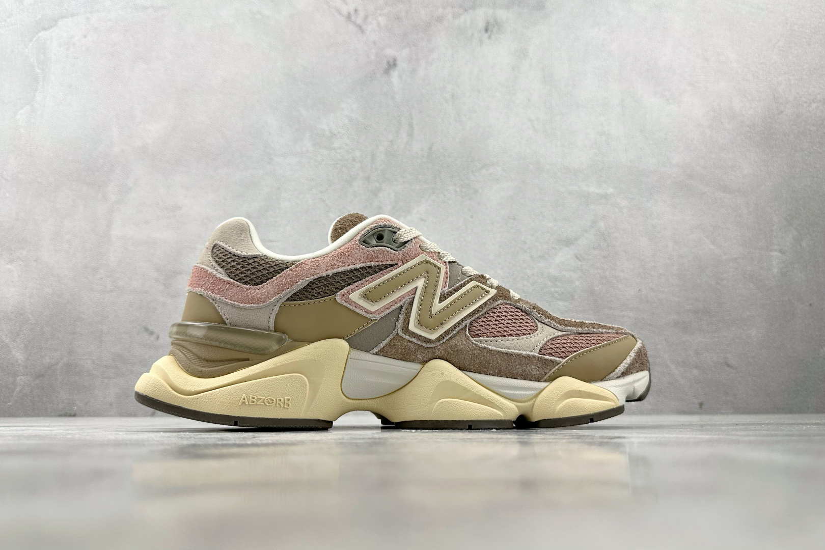 240 大厂出品 New Balance NB 9060 浅褐色 U9060NTB-Chinese UA Cheap High Quatity Brand Clothes Bags handbags Sneakers wholesale wholesaler seller from China Factory suppliers Fashion Clothing Shoes best Quality Beautiful Price 240 大厂出品 New Balance NB 9060 浅褐色 U9060NTB