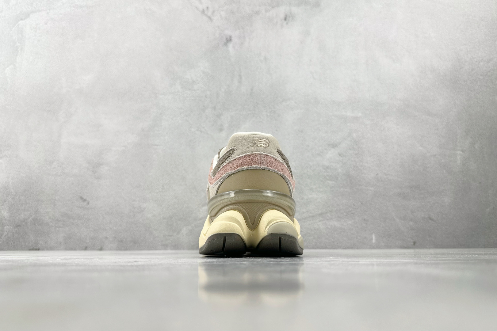 240 大厂出品 New Balance NB 9060 浅褐色 U9060NTB-Chinese UA Cheap High Quatity Brand Clothes Bags handbags Sneakers wholesale wholesaler seller from China Factory suppliers Fashion Clothing Shoes best Quality Beautiful Price 240 大厂出品 New Balance NB 9060 浅褐色 U9060NTB