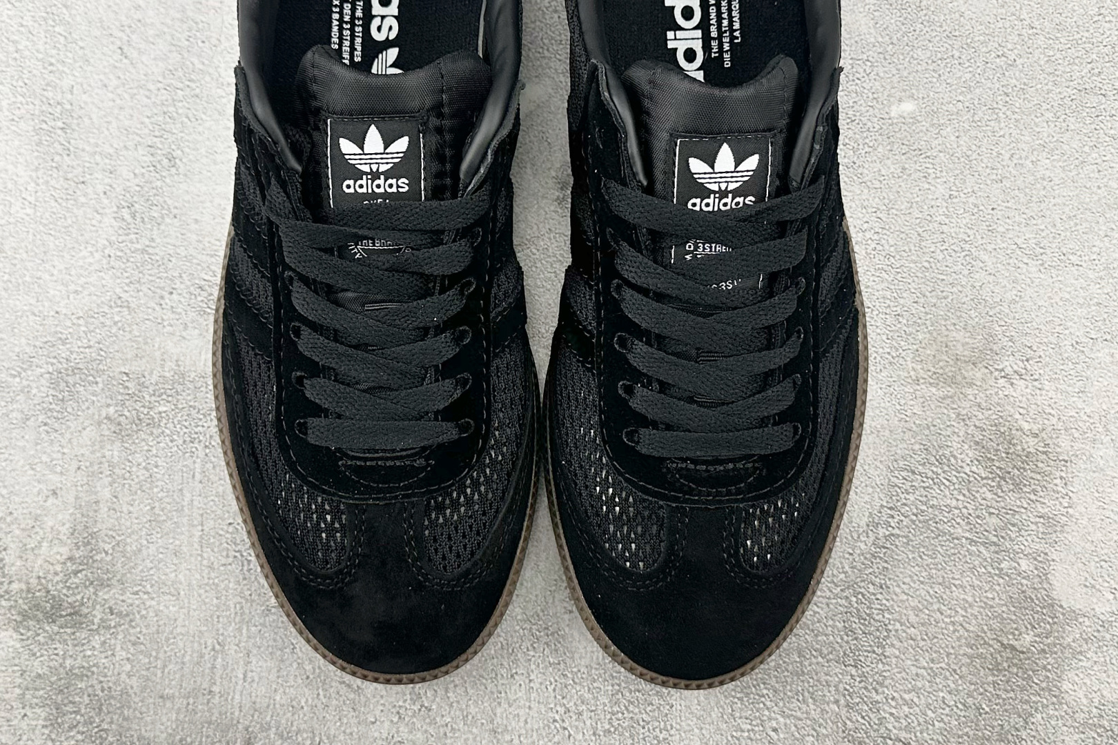 💰130
出口订单 adidas originals SAMBA 黑褐色

货号 ：KK3530
尺码：35.5 36 36.5 37 38.5 39 40 40.5 41 42 42.5 43 44 44.5 45 
编码：26