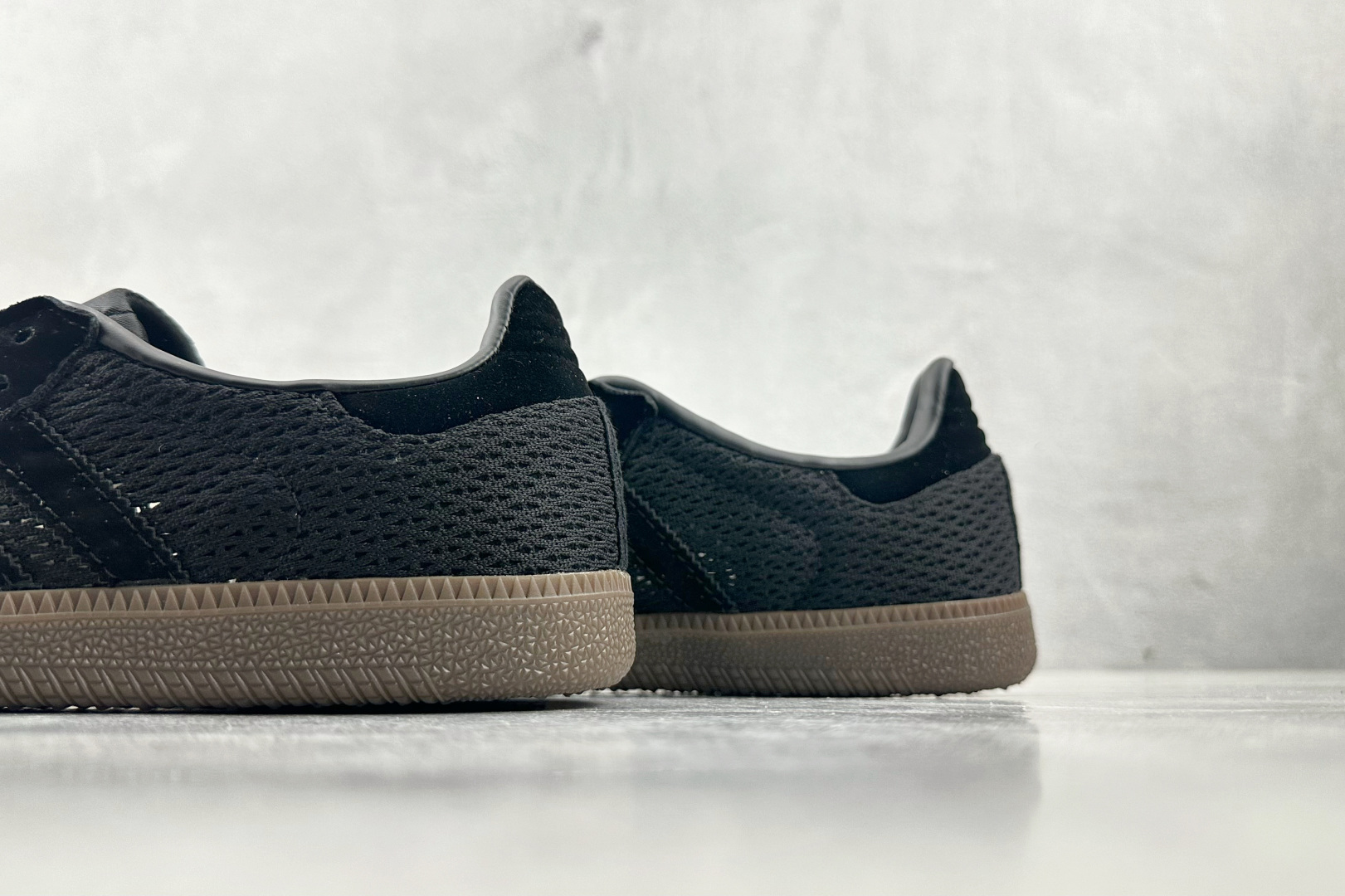 💰130
出口订单 adidas originals SAMBA 黑褐色

货号 ：KK3530
尺码：35.5 36 36.5 37 38.5 39 40 40.5 41 42 42.5 43 44 44.5 45 
编码：26