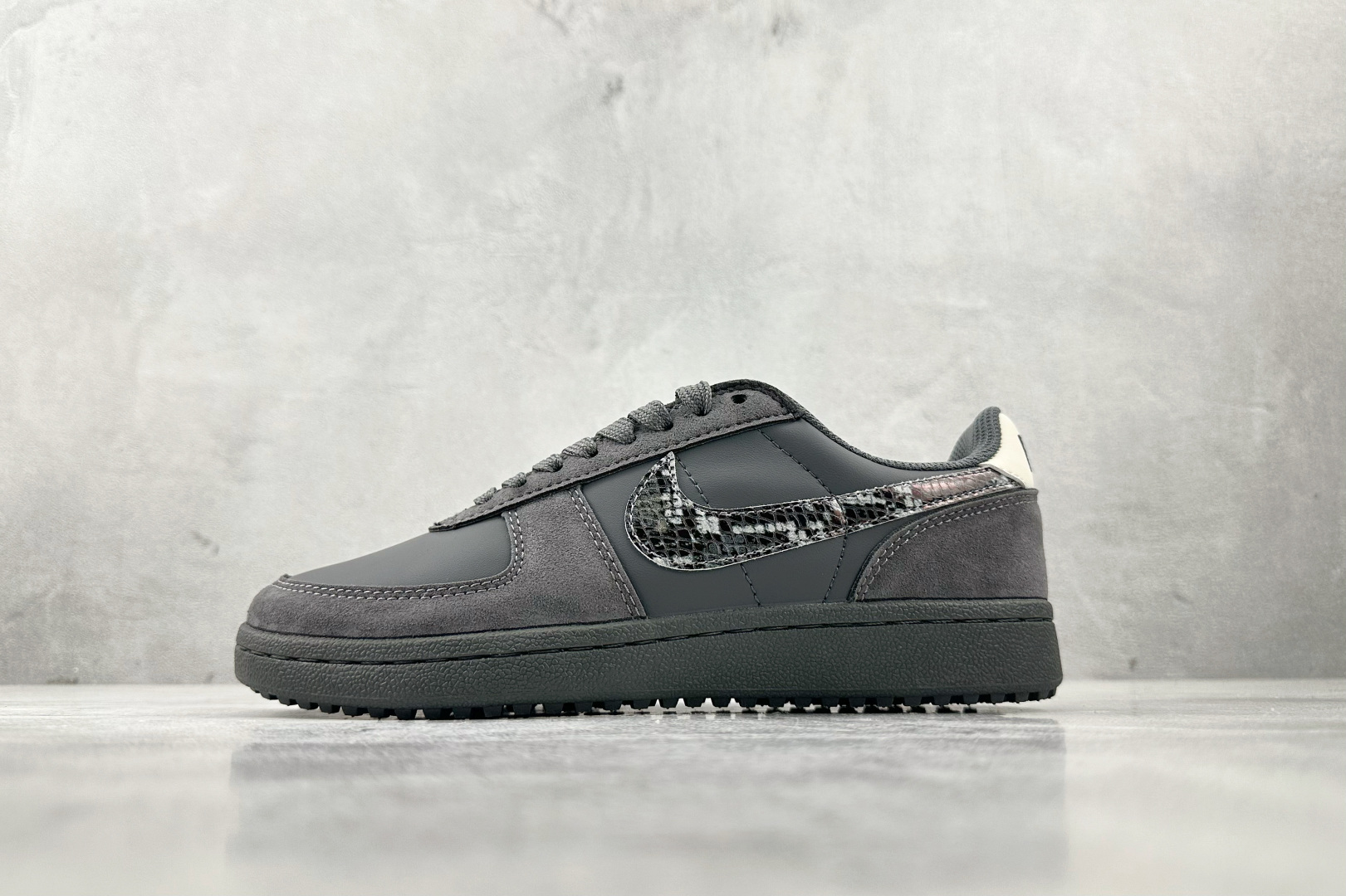 Nike Field General 82 Snake Skin Swoosh灰色 IF0667-001