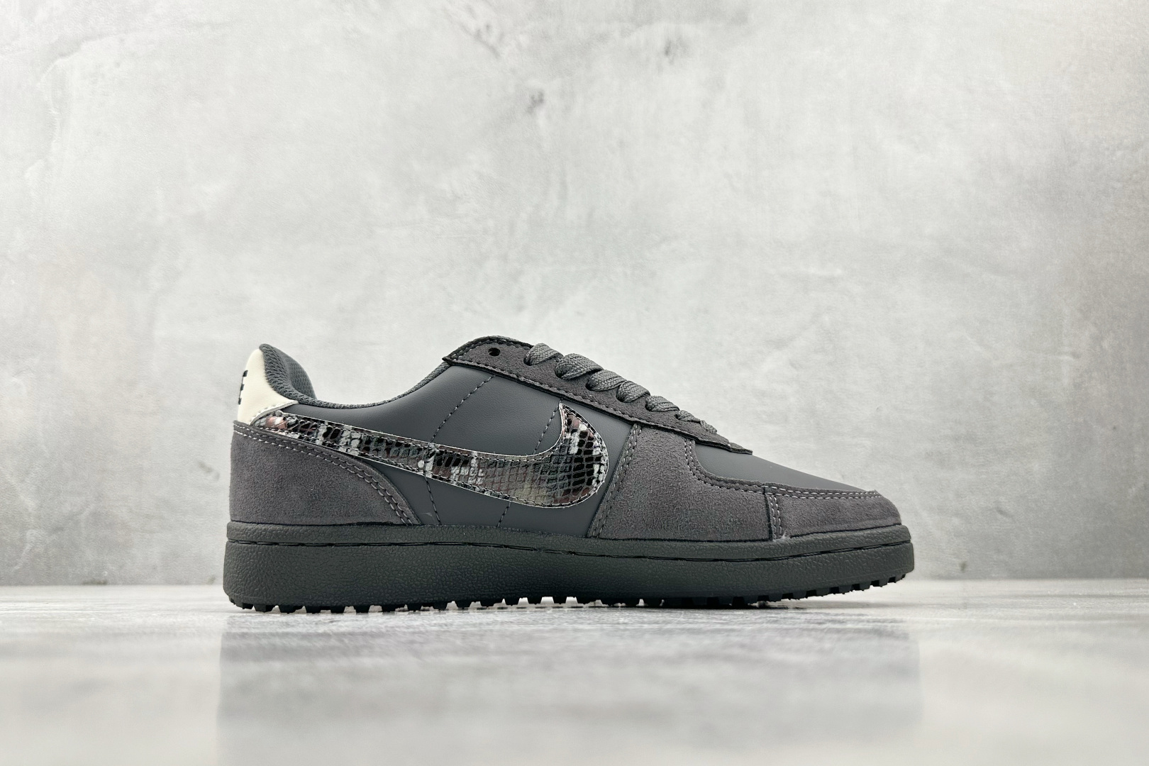 Nike Field General 82 Snake Skin Swoosh灰色 IF0667-001