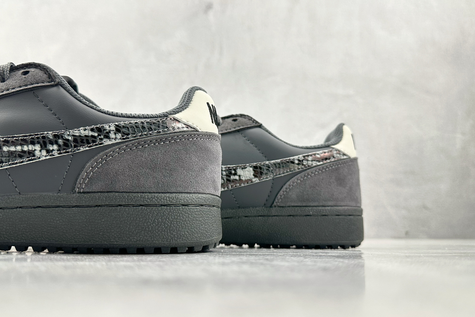 Nike Field General 82 Snake Skin Swoosh灰色 IF0667-001