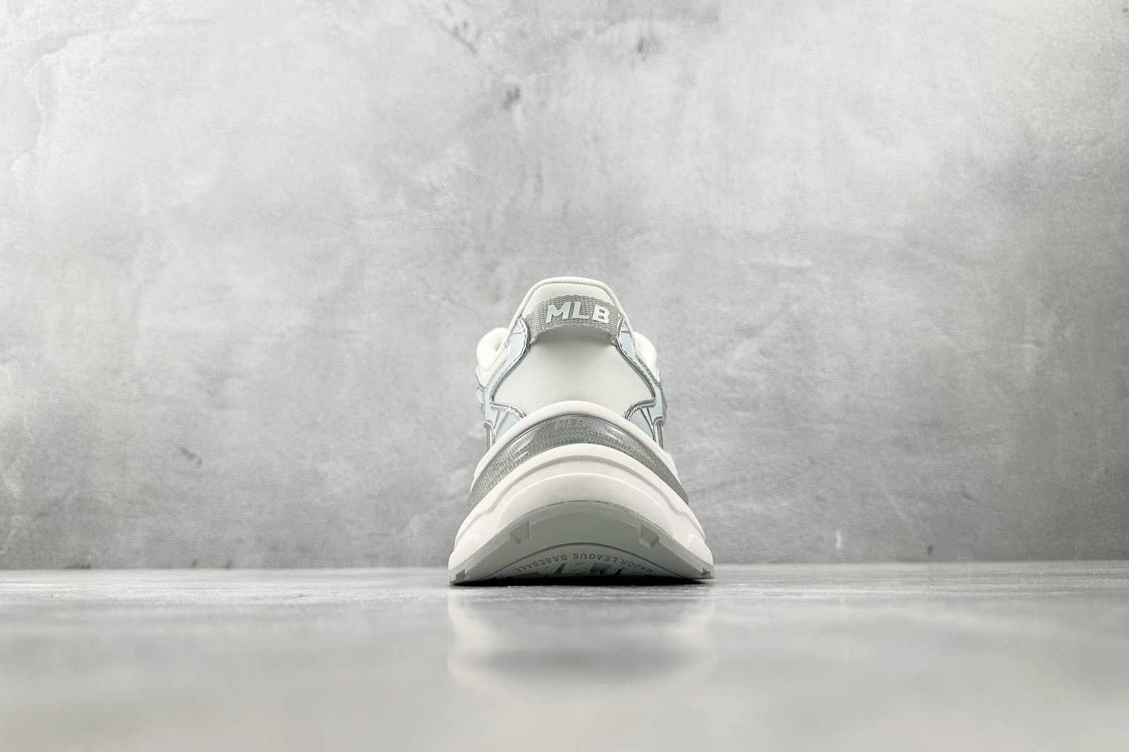 MLB Chunky Jogger 白色 3ARNM015N-50WHS