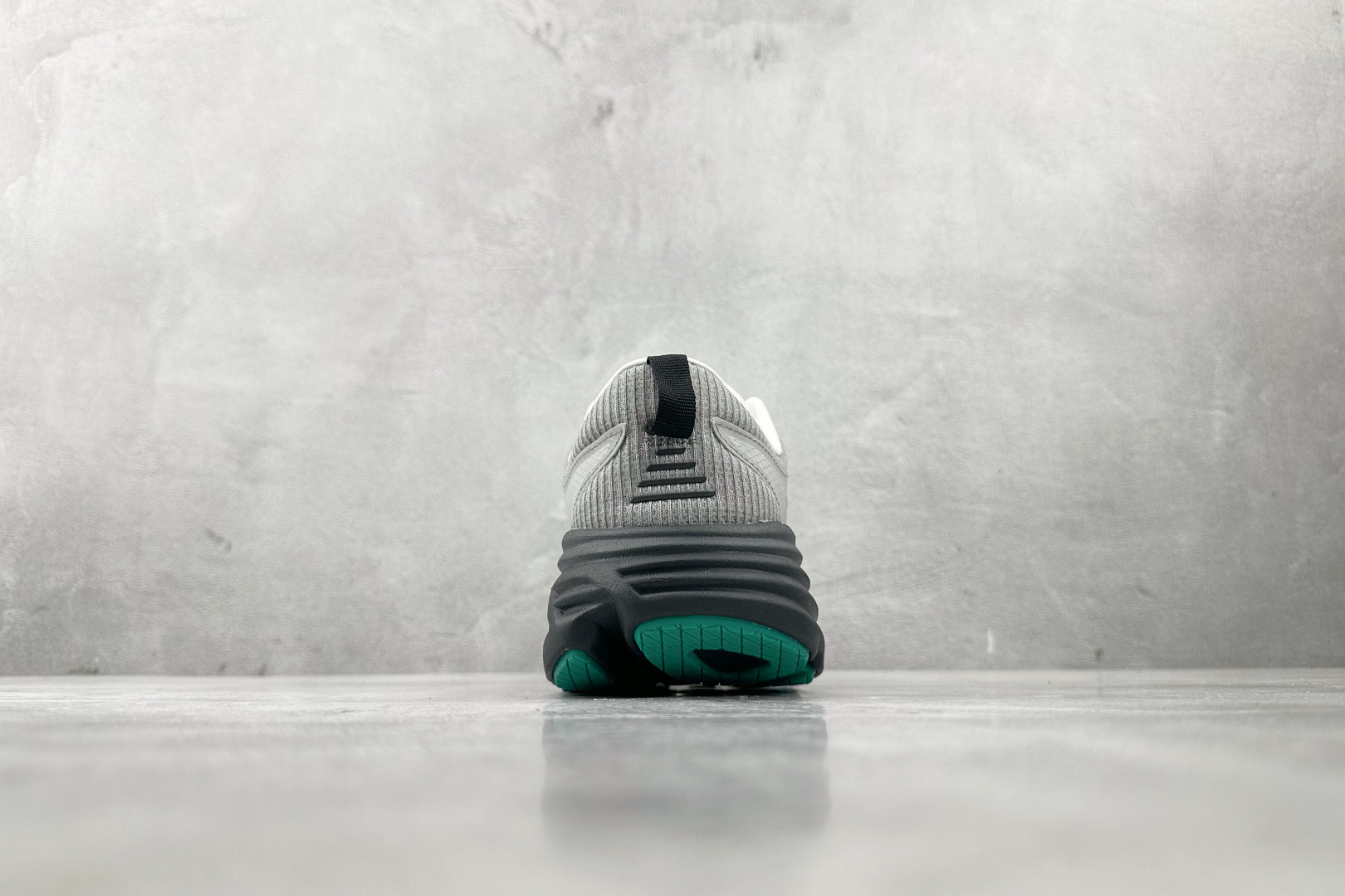 HOKA ONE ONE Bondi 8 Tech Stealth 邦代8 白黑绿 1150918-HRM