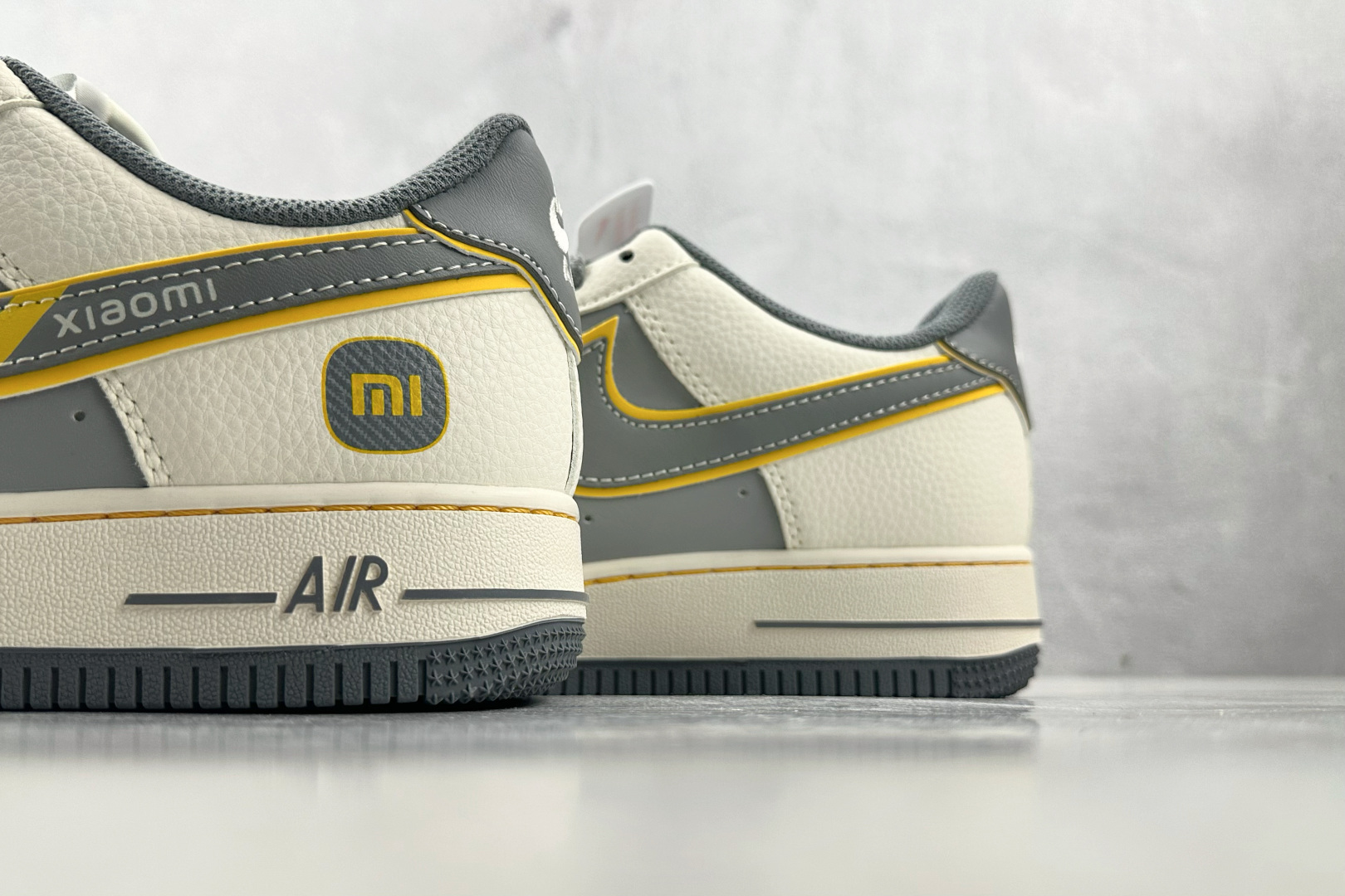 Nike Air Force 1'07 小米 SU7 联名 米白灰 XX3168-201 Nike Air Force 1'07 小米 SU7 联名 米白灰 XX3168-201