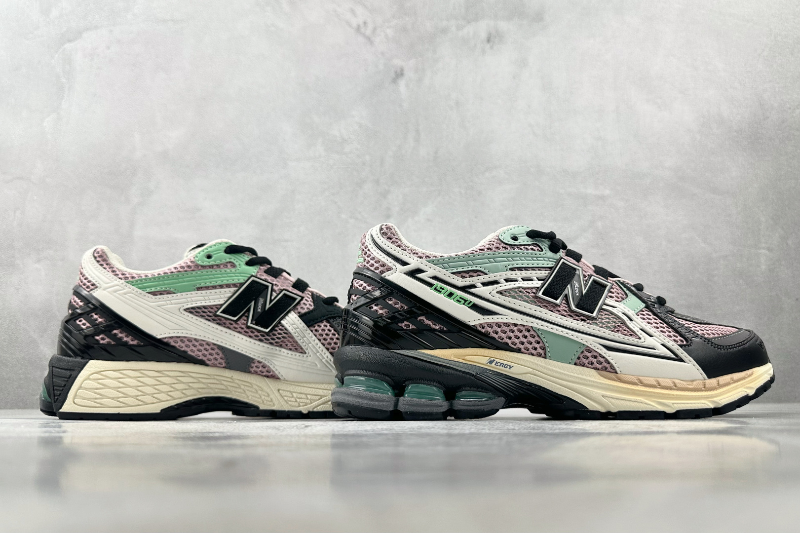 大厂出品 New Balance NB 1906 粉黑色 U1906NB 大厂出品 New Balance NB 1906 粉黑色 U1906NB