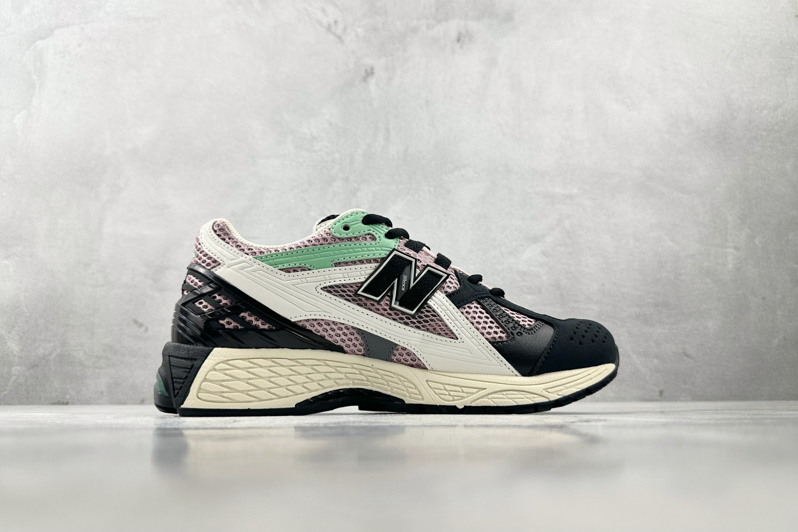 大厂出品 New Balance NB 1906 粉黑色 U1906NB 大厂出品 New Balance NB 1906 粉黑色 U1906NB