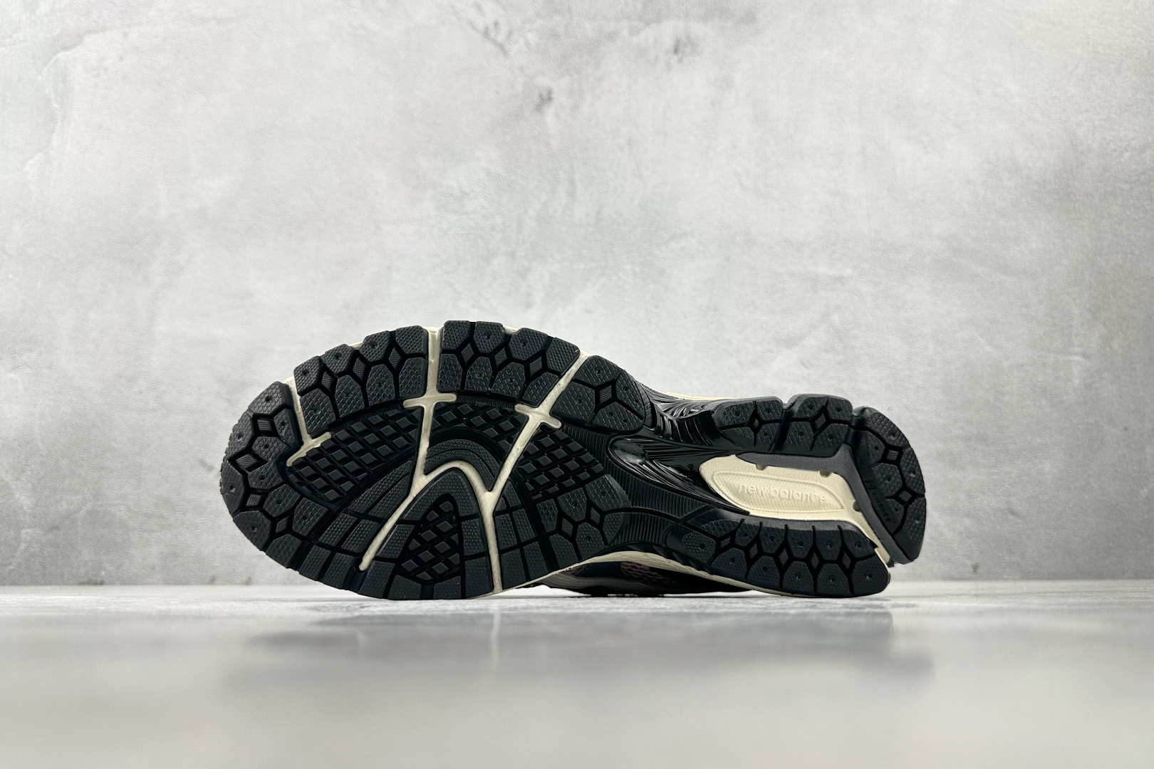 大厂出品 New Balance NB 1906 粉黑色 U1906NB 大厂出品 New Balance NB 1906 粉黑色 U1906NB