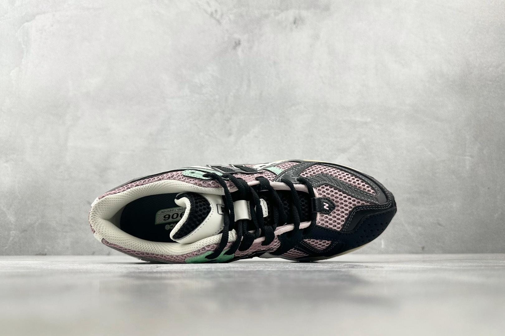 大厂出品 New Balance NB 1906 粉黑色 U1906NB 大厂出品 New Balance NB 1906 粉黑色 U1906NB