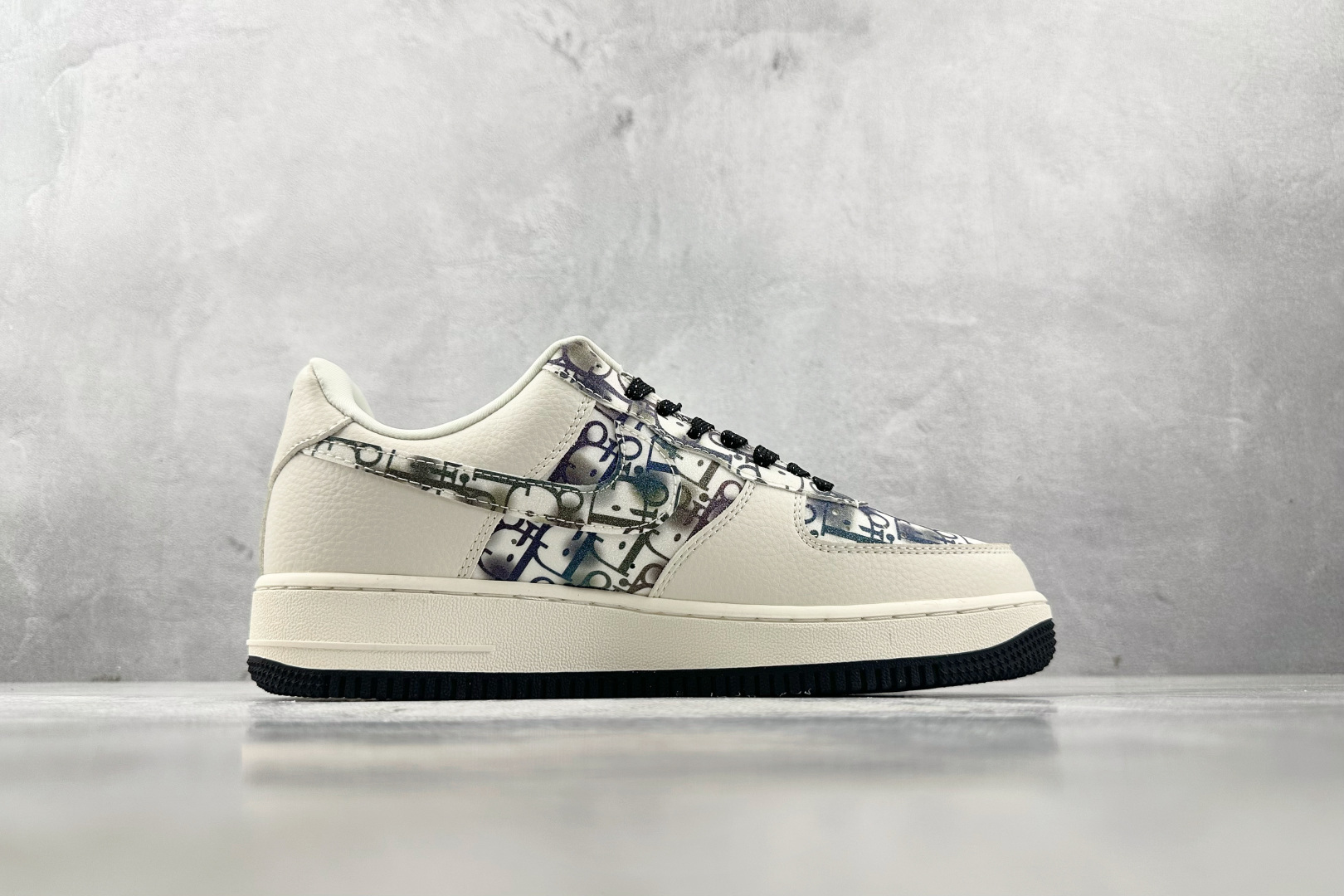 Nike Air Force 1'07 Dior 联名 米白黑 DF0188-064 Nike Air Force 1'07 Dior 联名 米白黑 DF0188-064