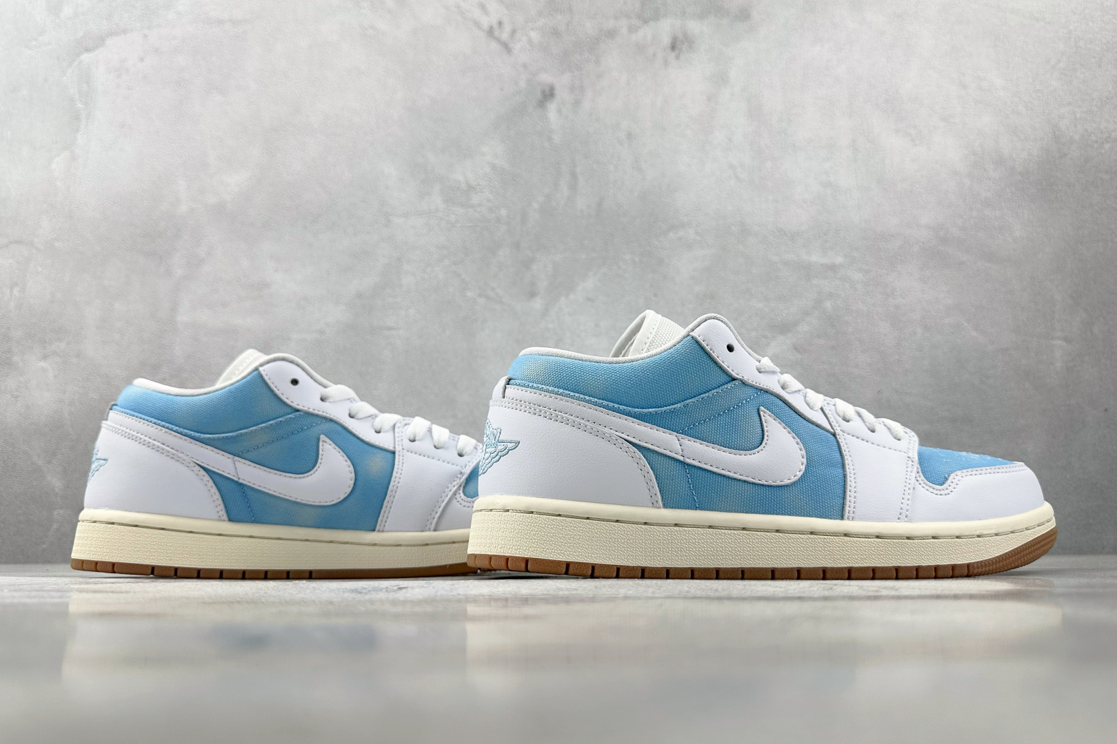 综合版 Jordan Air Jordan 1 蓝白色 HQ2004-400