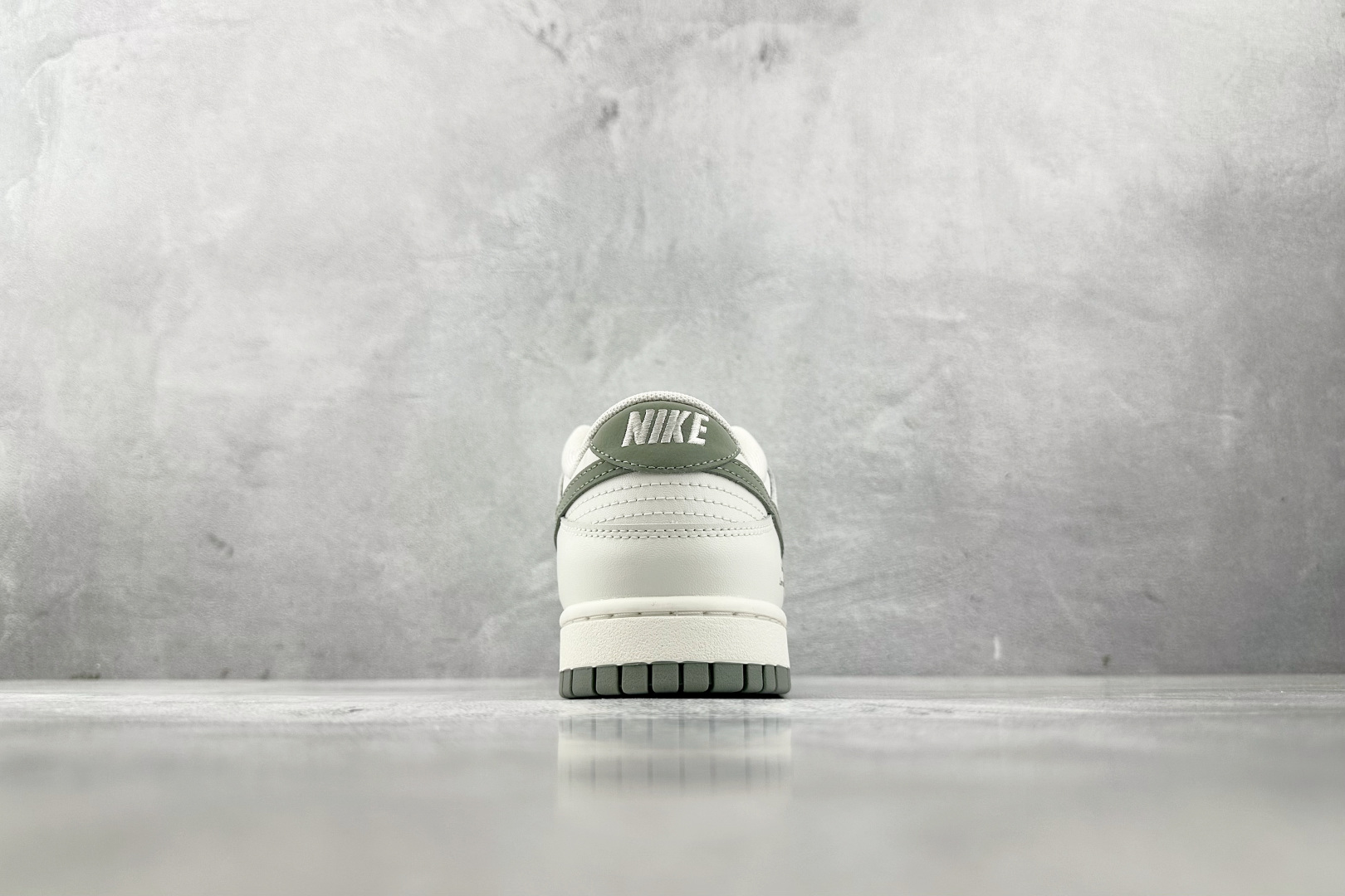 特价 
【定制球鞋】Nike Dunk 心之希翼 米白绿

货号：WG0406 021
尺码：36 36