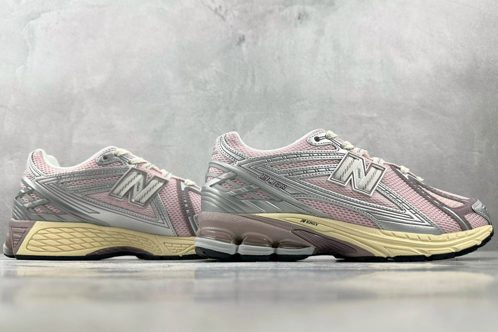 大厂出品 New Balance NB 1906R 银粉色 U1906RNF